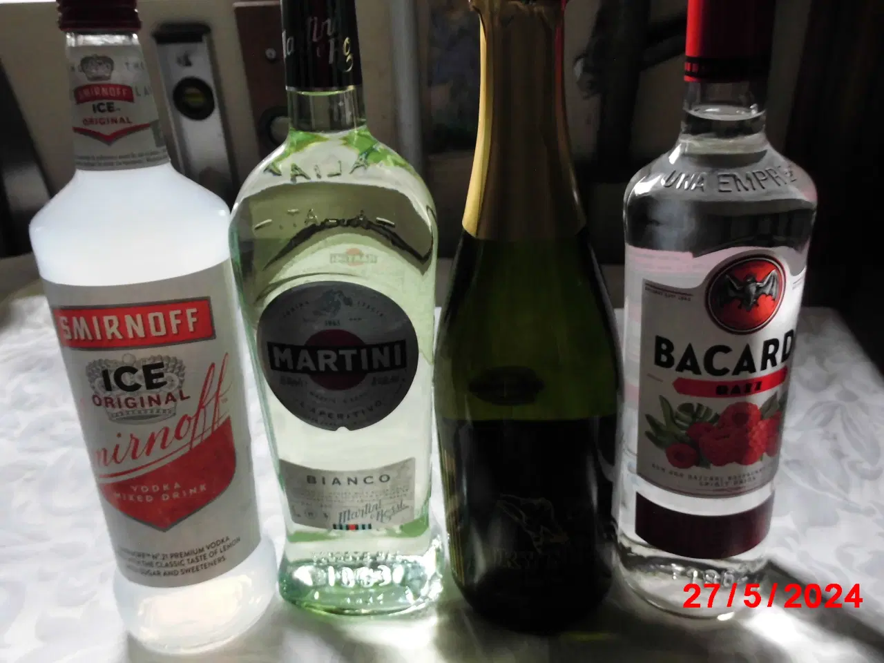 Billede 1 - 4 Flasker Smirnof, Bacardi, Martini ,Cava  samlet
