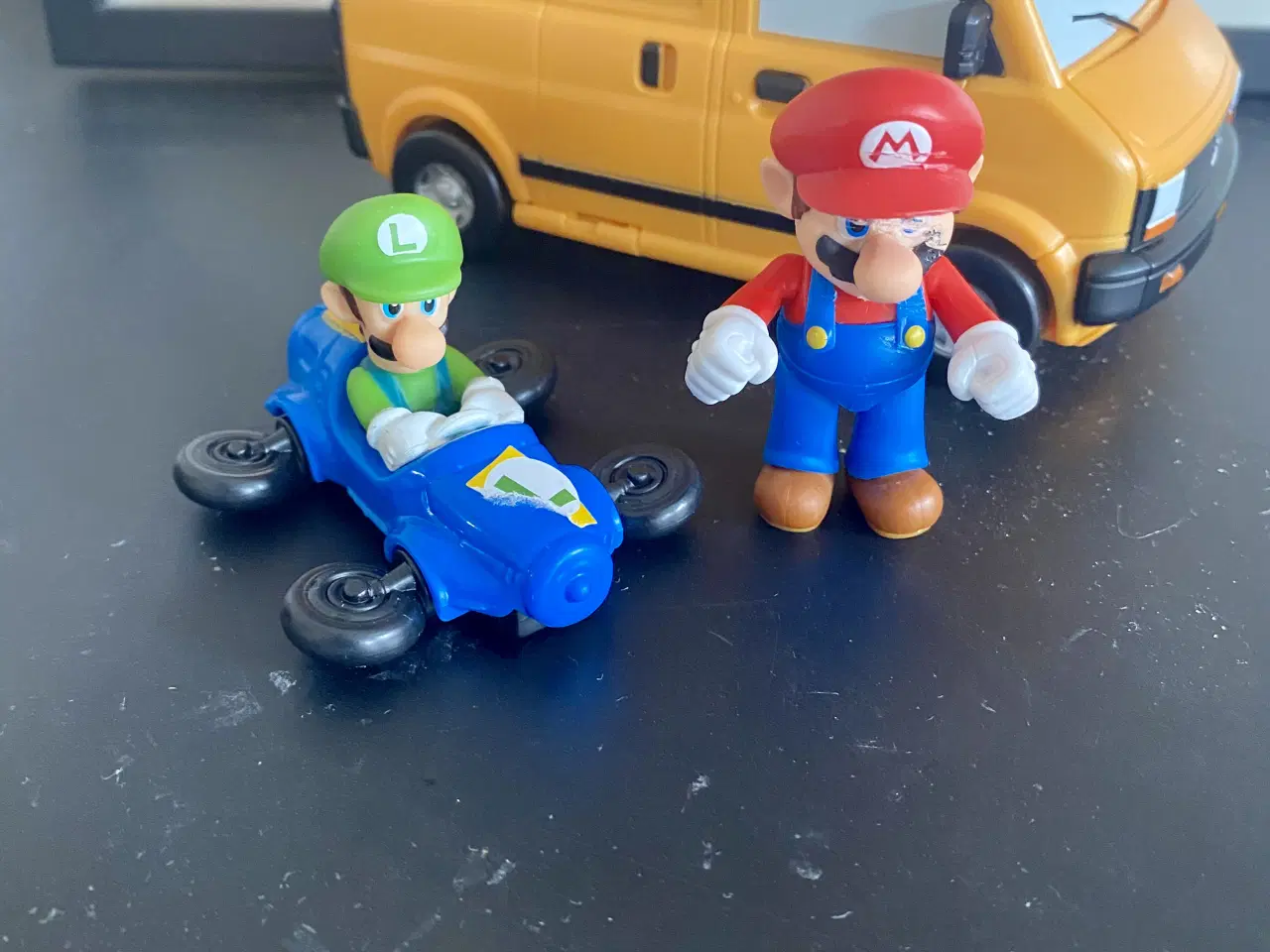 Billede 2 - Super Mario varevogn og figurer