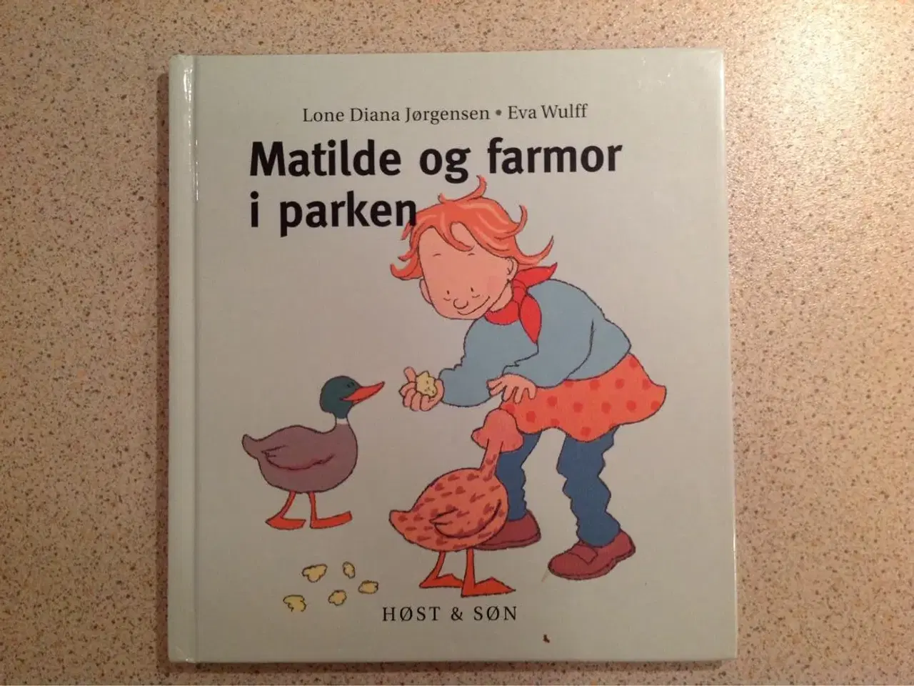 Billede 1 - Matilde og farmor i parken