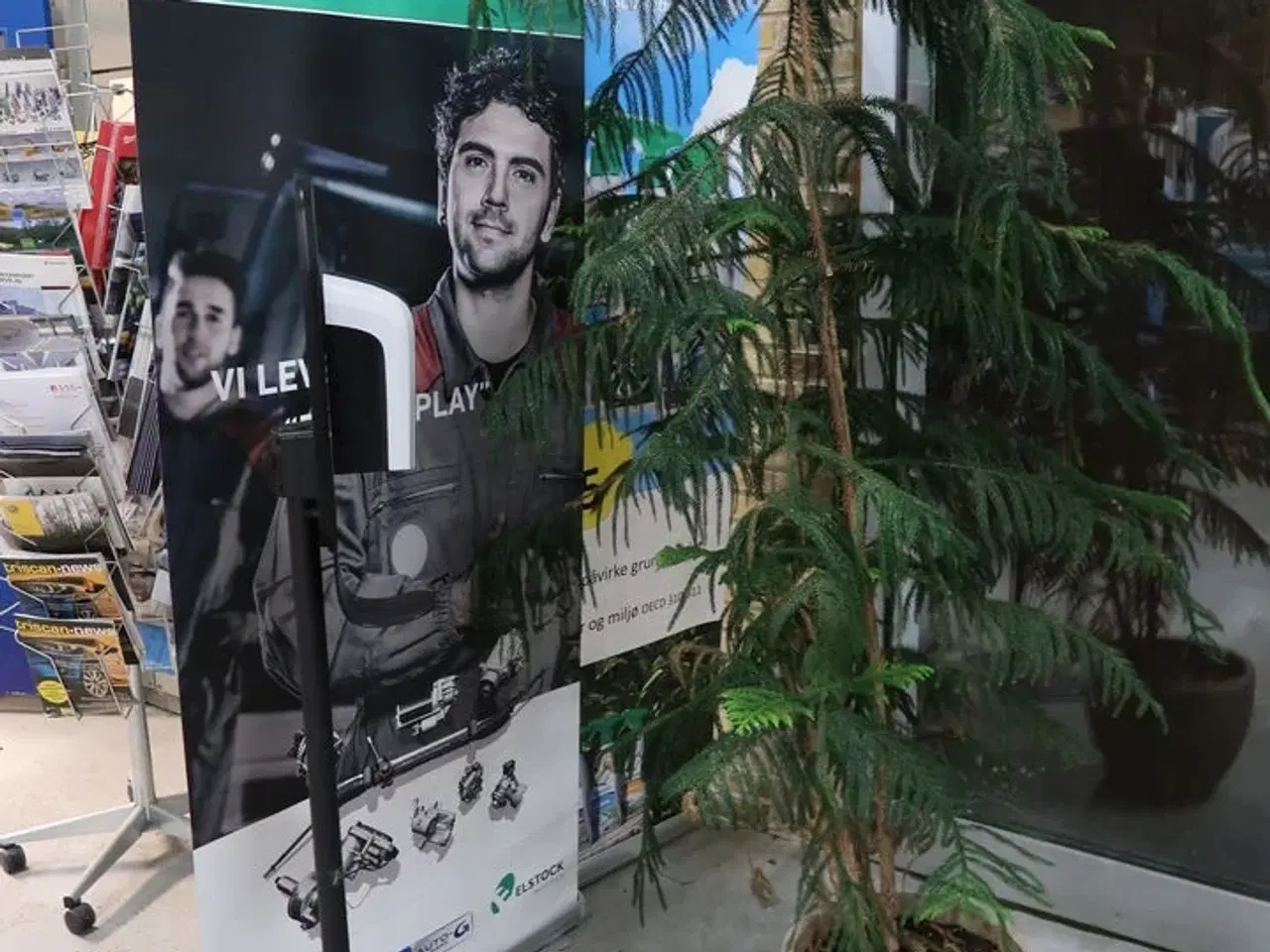 Billede 1 - Plante i krukke, spritdispenser m.m.