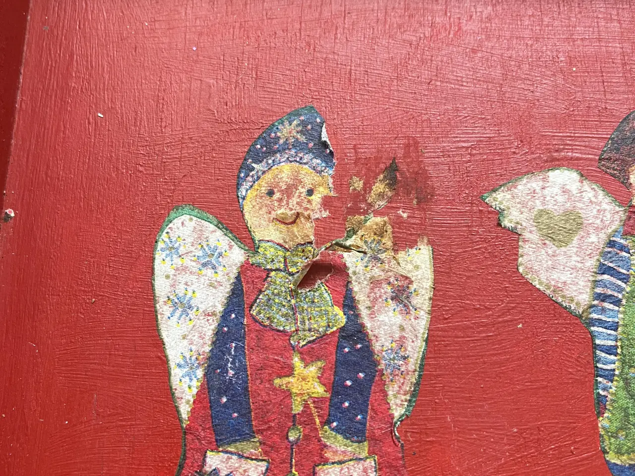 Billede 2 - Rød træ bakke med engle