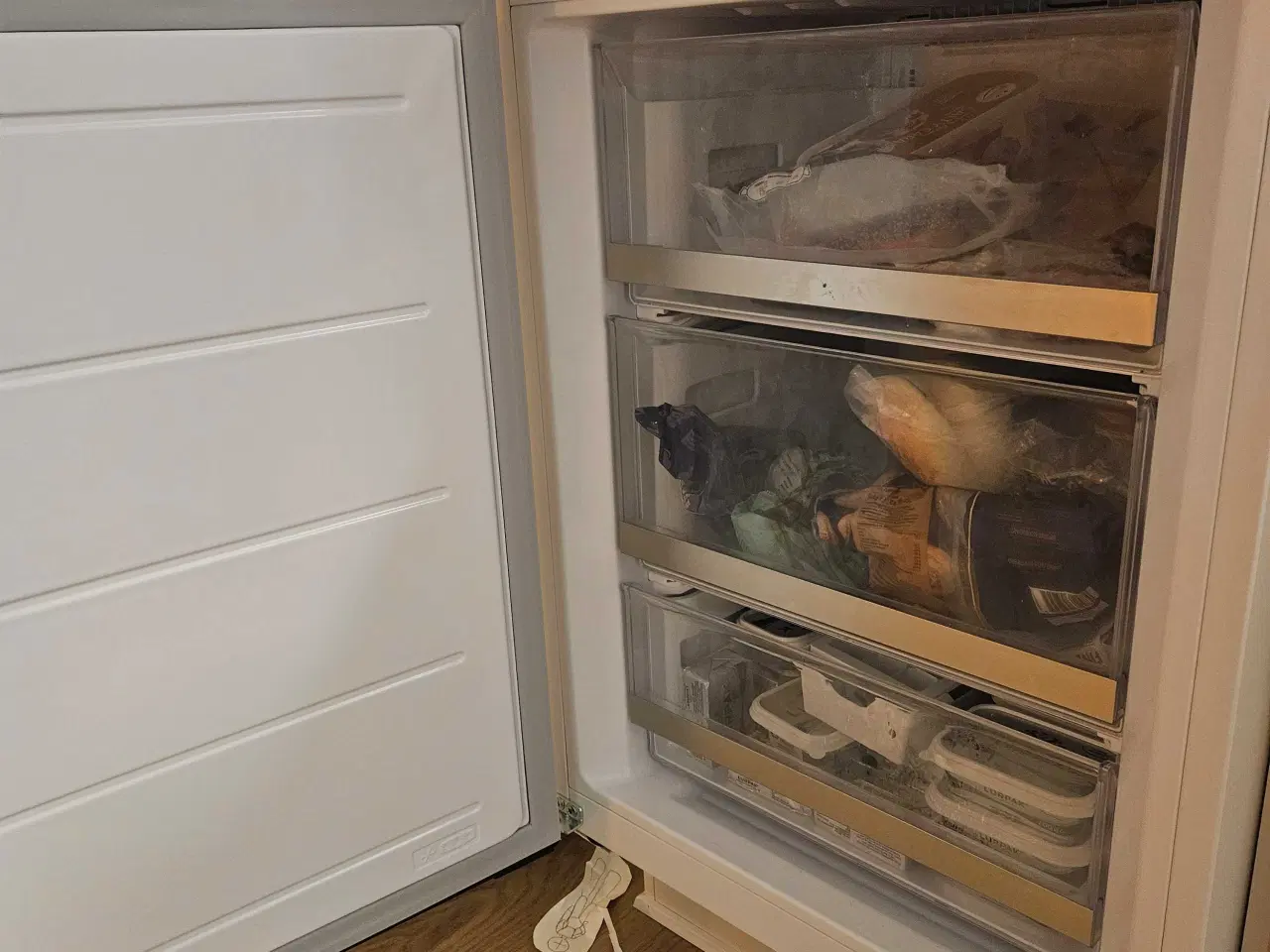 Billede 3 - Halvt år gammel køleskab med fryser