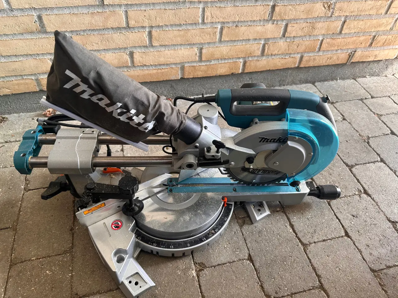 Billede 4 - UDLEJES - Makita LS0815FLN kap- og geringssav