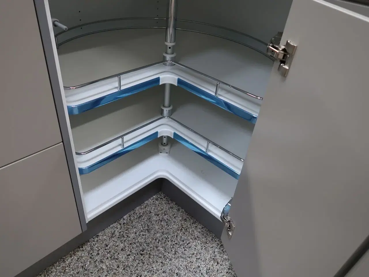 Billede 19 - Køkken NORDANRO uden hårdehvidearer/armatur med stenbordplade SILESTONE