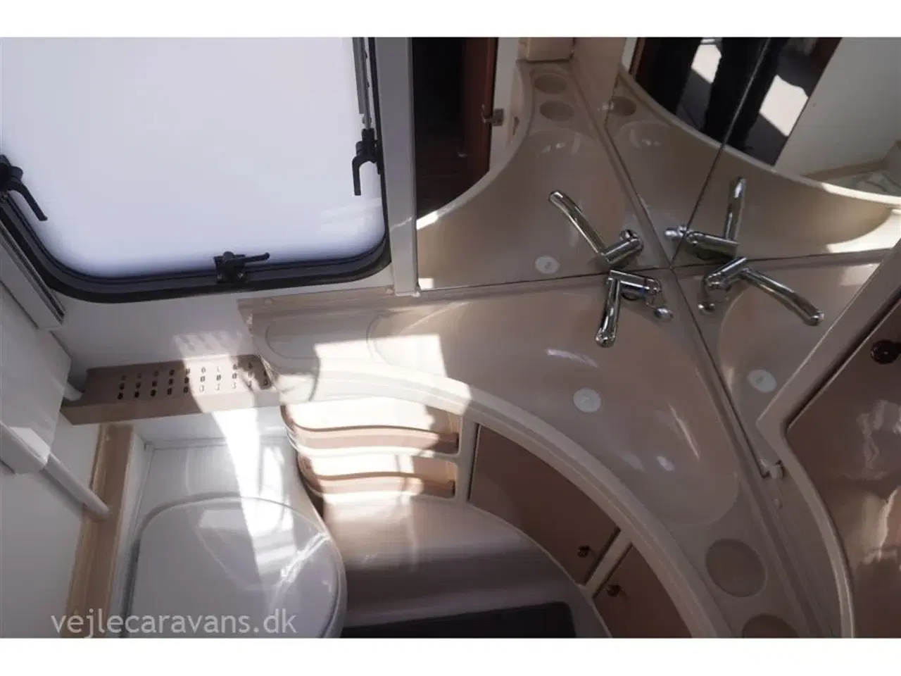 Billede 16 - 2011 - Adria Adora Supreme 472 LU