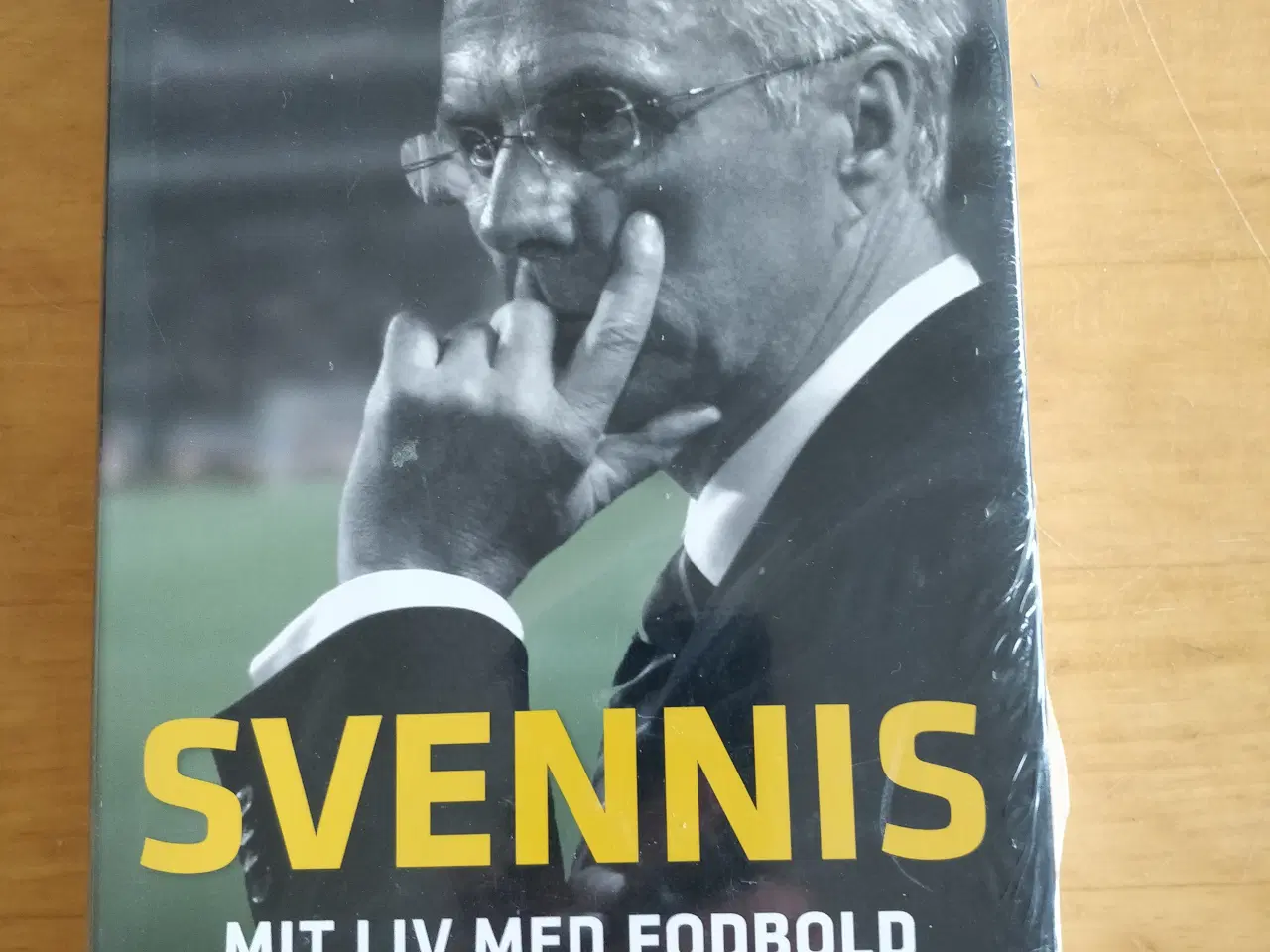 Billede 1 - Svennis - Mit liv med fodbold