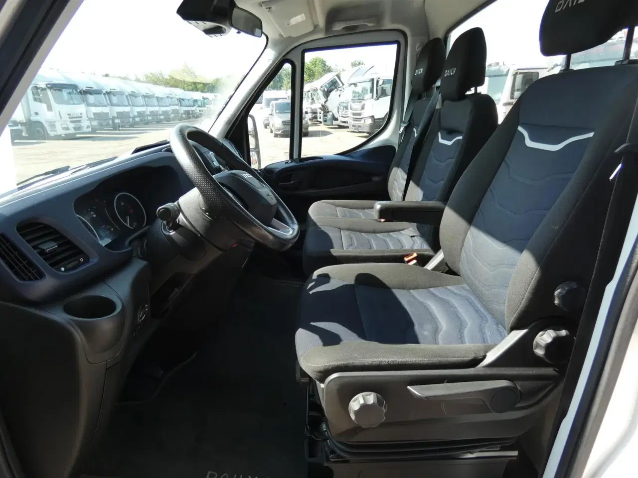 Billede 9 - Iveco Daily 35S18 4100mm 3,0 D 180HK Ladv./Chas. 8g Aut.