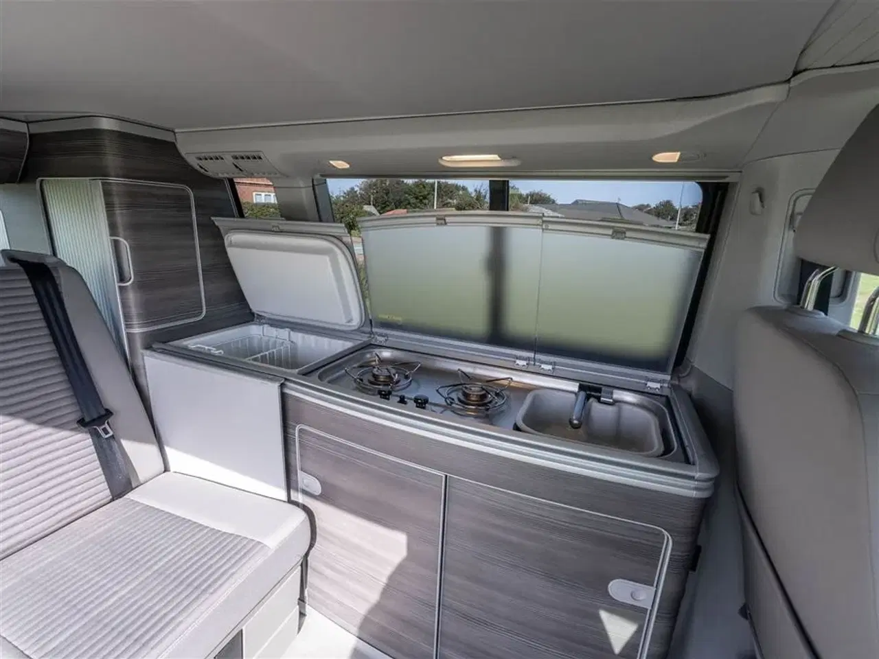 Billede 5 - 2018 - VW California Ocean 4 Motion   Velholdt og fuldt udstyret autocamper med firehjulstræk - Kørt 118,000 Km.