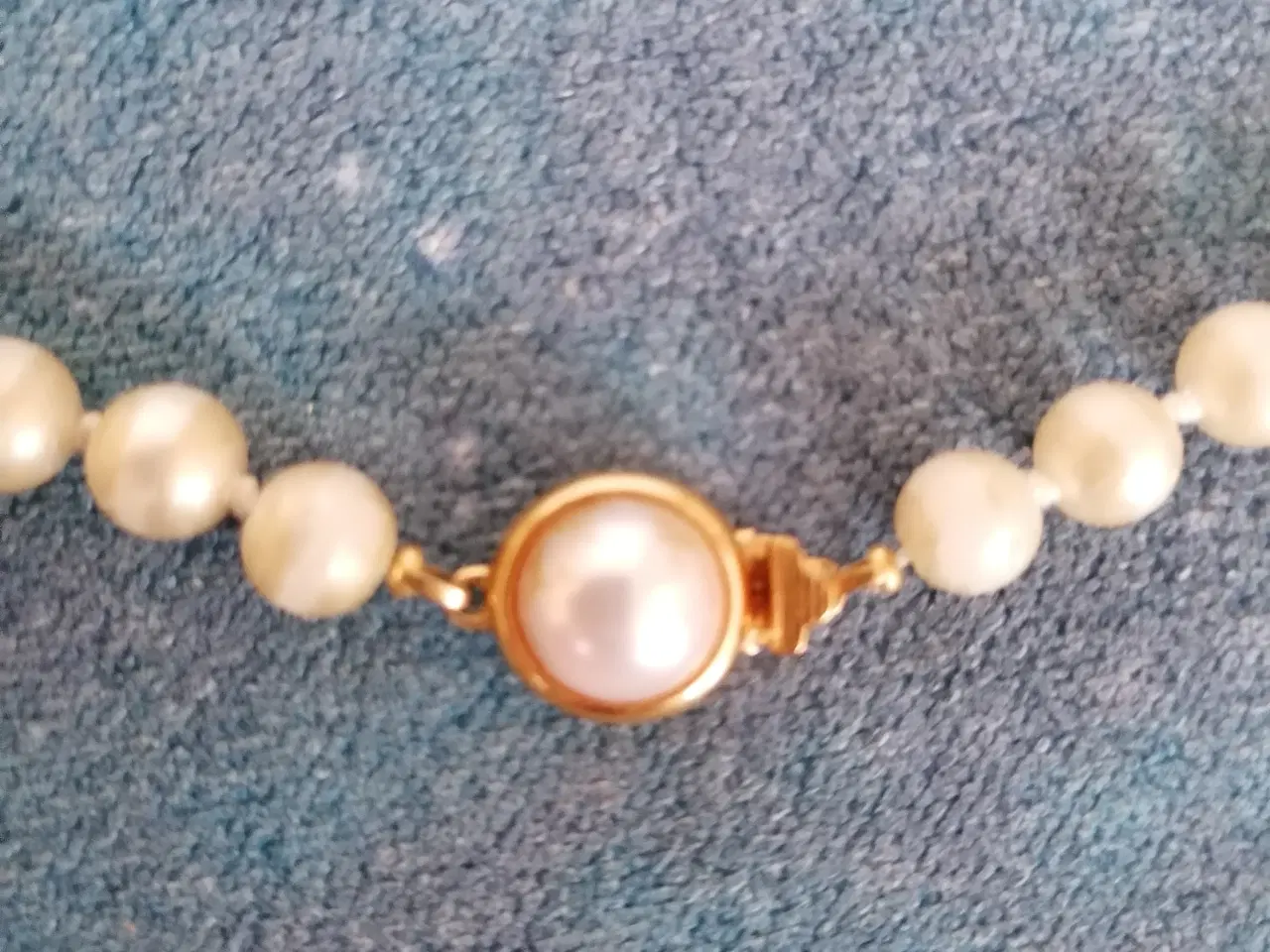 Billede 2 - Smuk Perlekæde med Guldlås