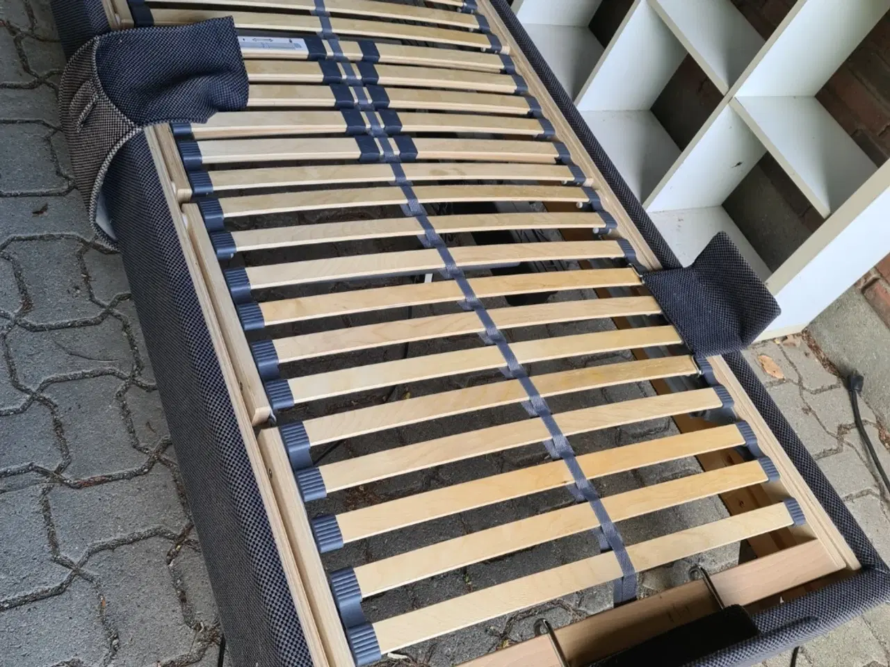 Billede 5 - To kvalitet Elevation seng ca. 200 × 90 cm 