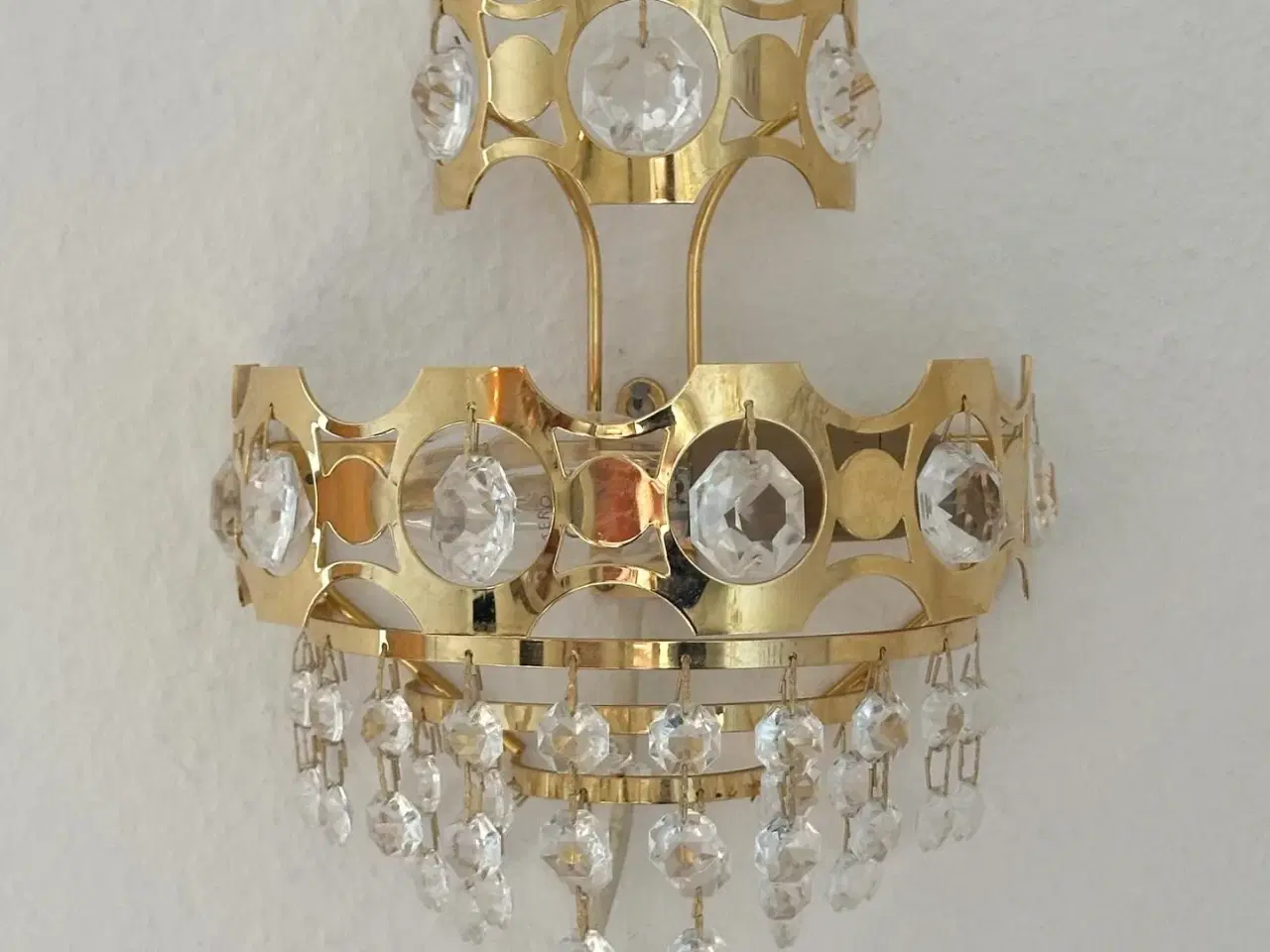 Billede 1 - Guldbelagt væglampe m prismer