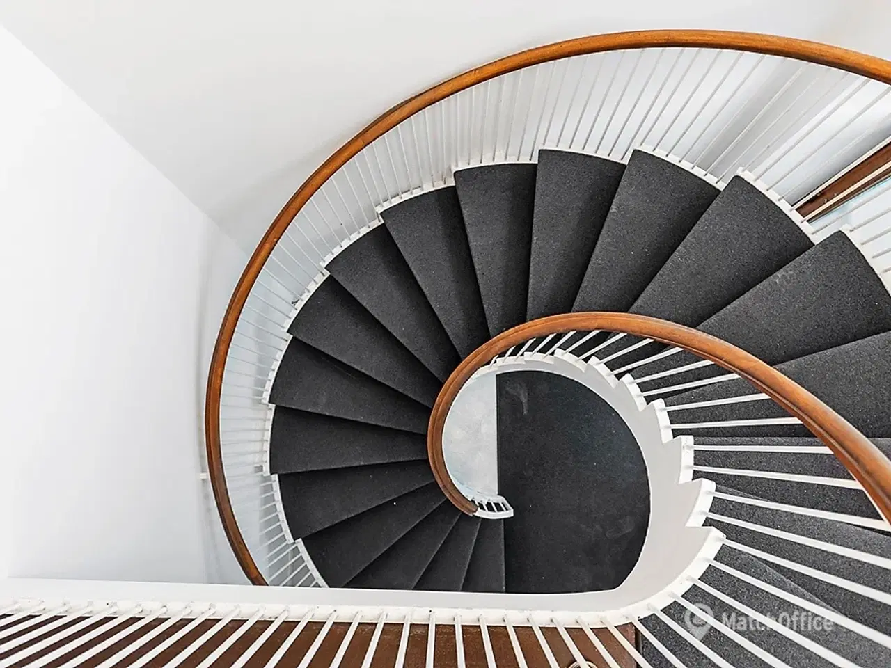 Billede 4 - Højloftet lækkert kontor / showroom / galleri / personlig træning o.lign. på Amager