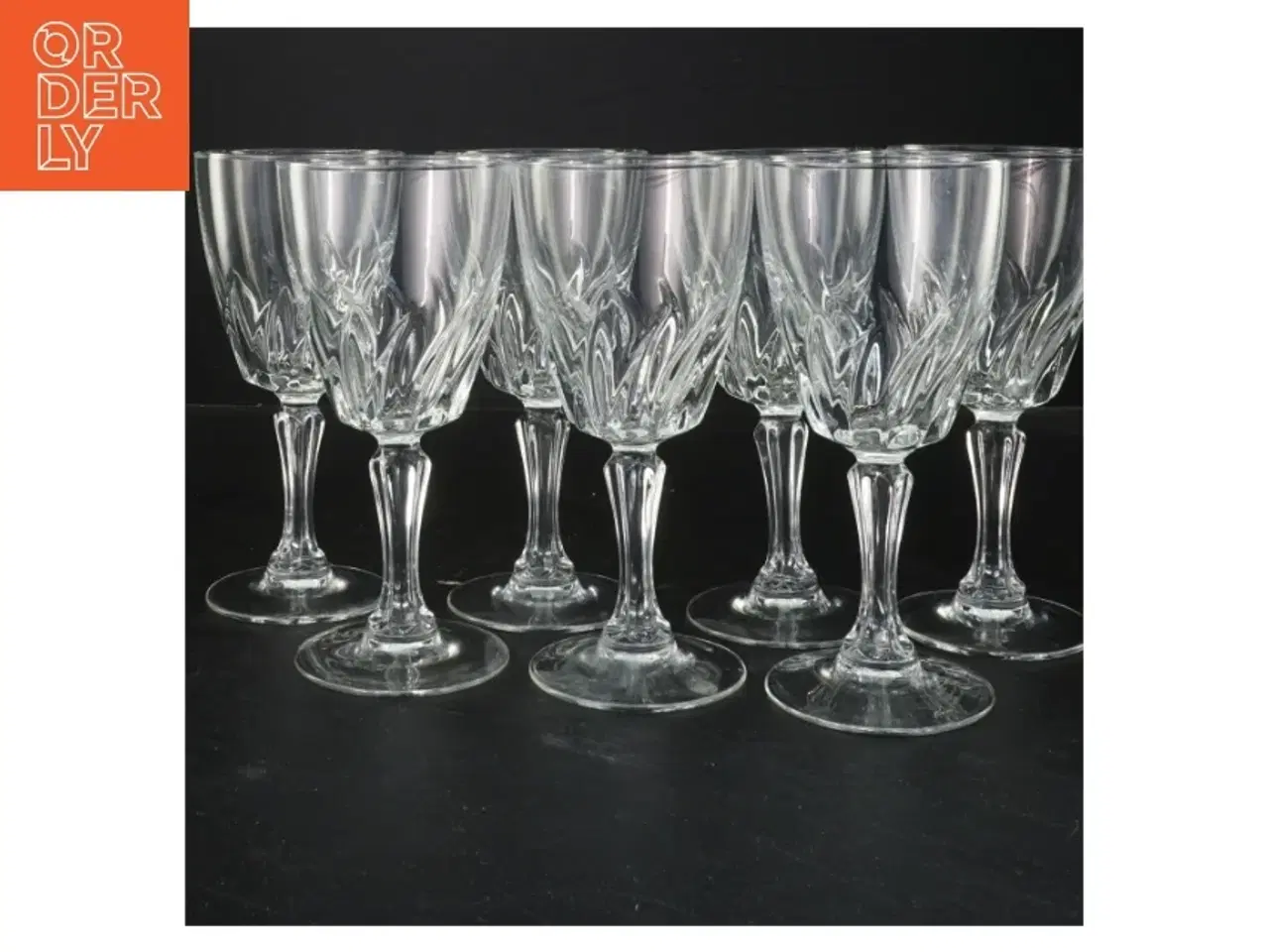 Billede 2 - Sæt med 7 vinglas (str. 17x8 cm)