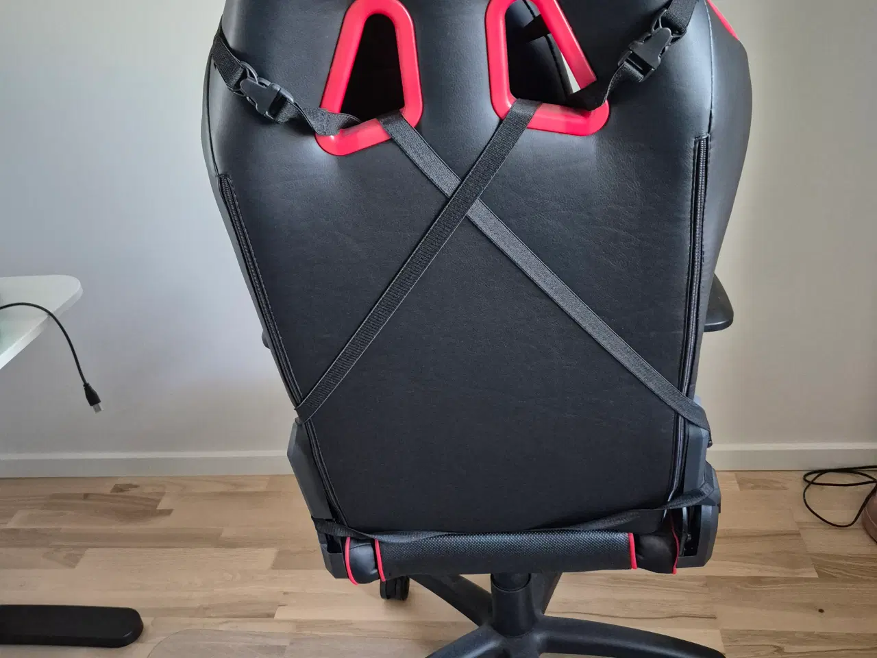 Billede 1 - Computer stol L33T Gaming E-Sport - Sort/rød