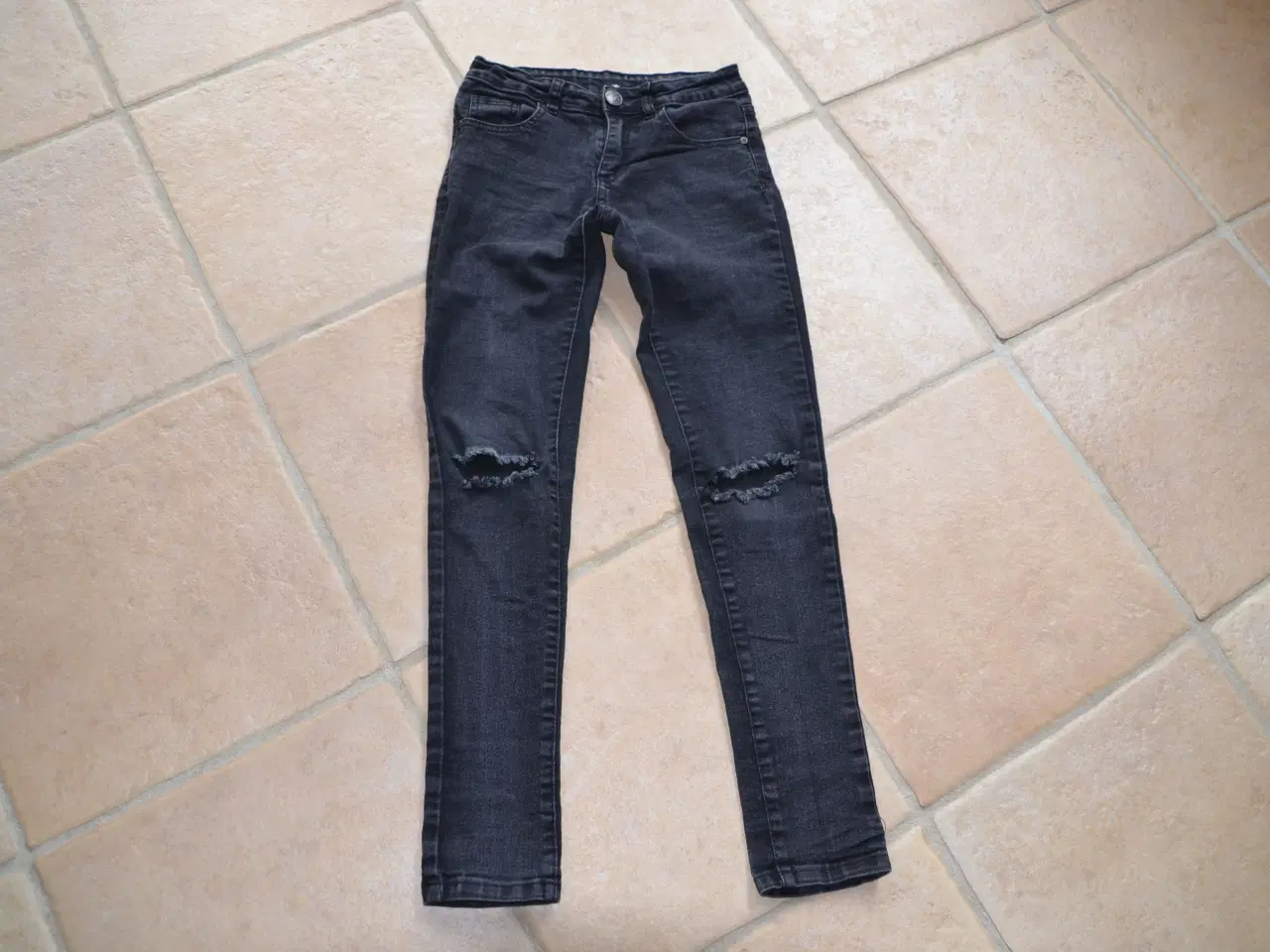 Billede 1 - Queenz jeans str.152