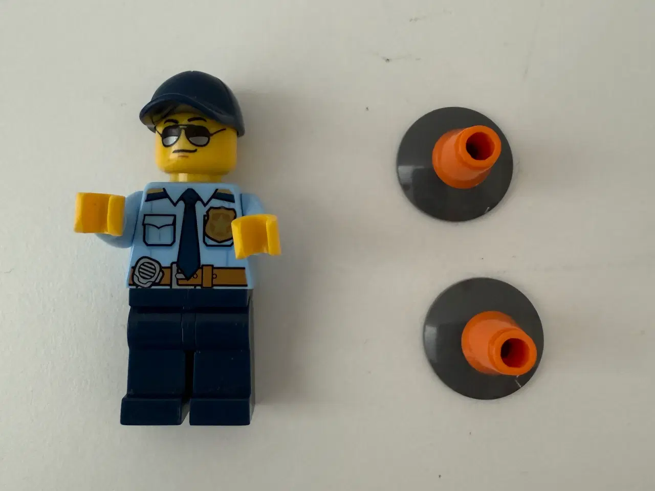 Billede 2 - LEGO City 60239 politibil og betjent