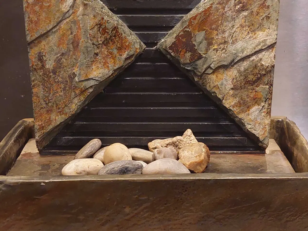 Billede 1 -   Lille fin lampe med lille vandfald 