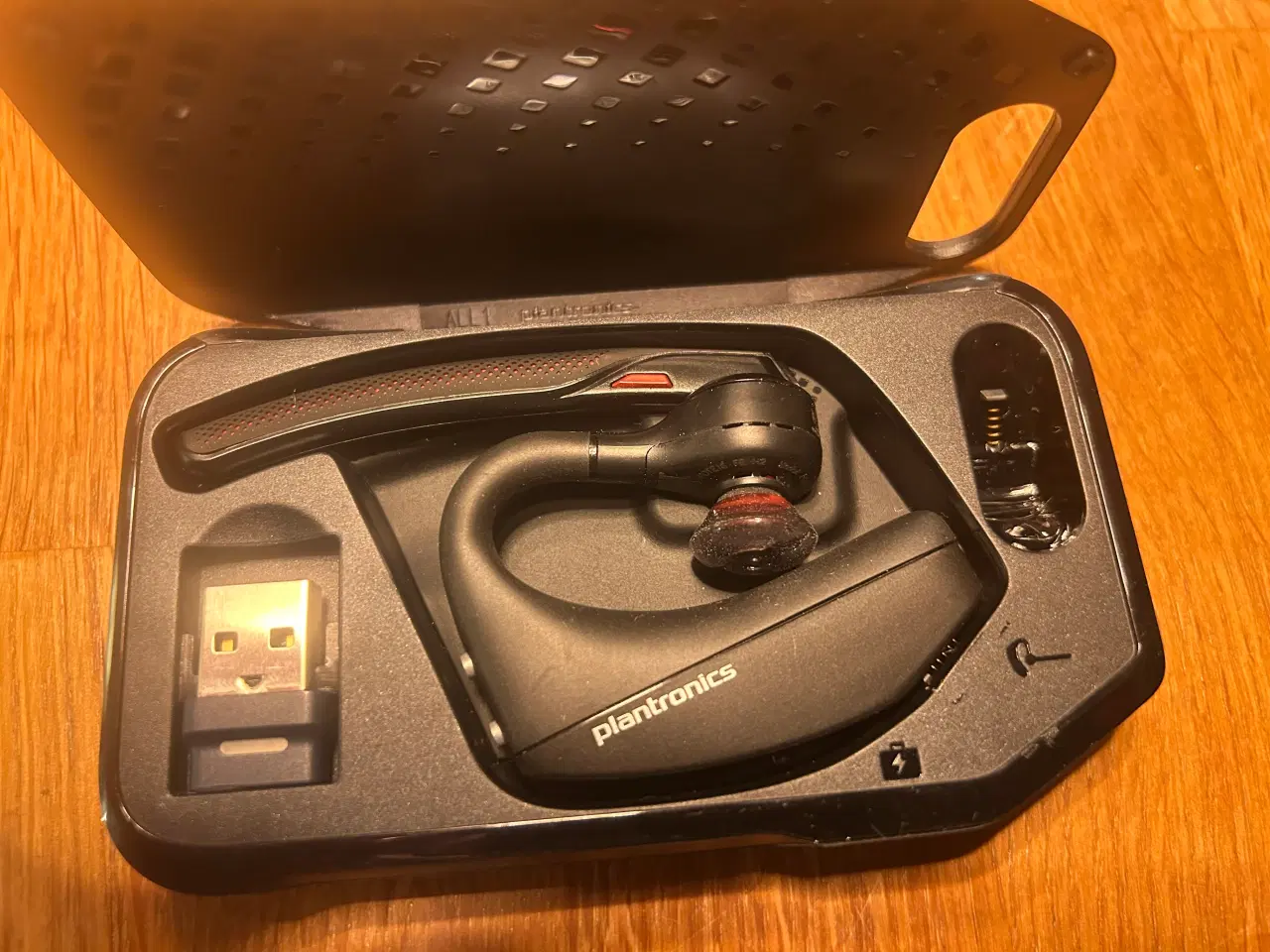 Billede 1 - Lækkert Poly Voyager 5200 in-ear trådløst headset