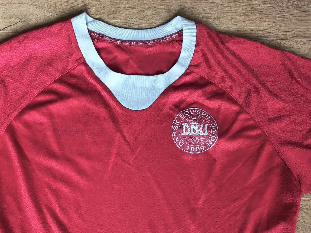 Billede 1 - DANMARK "HOLGER DANSKE" TRØJE, STR. M, FLOT STAND