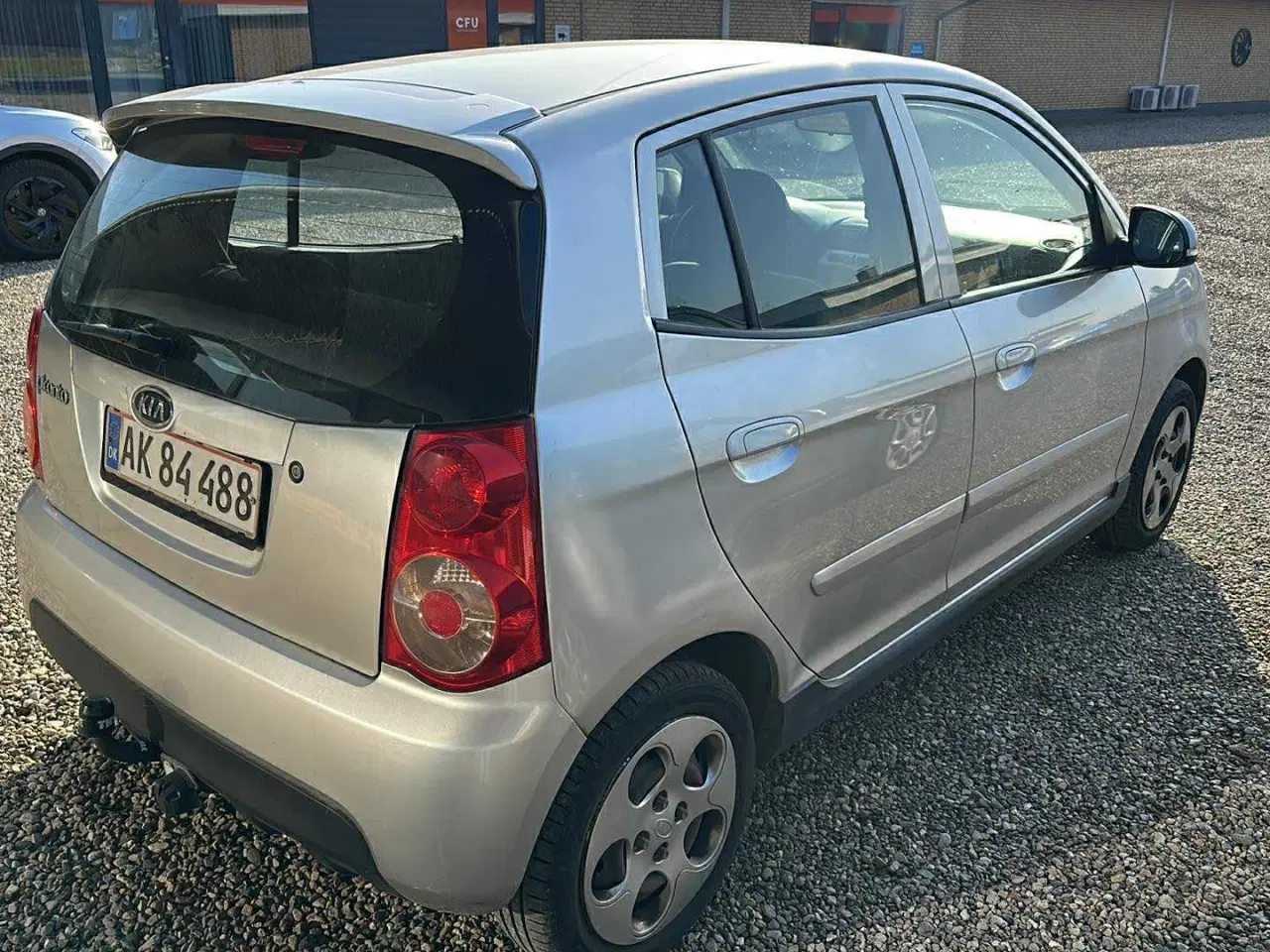 Billede 2 - Kia Picanto lav km nysynet med træk