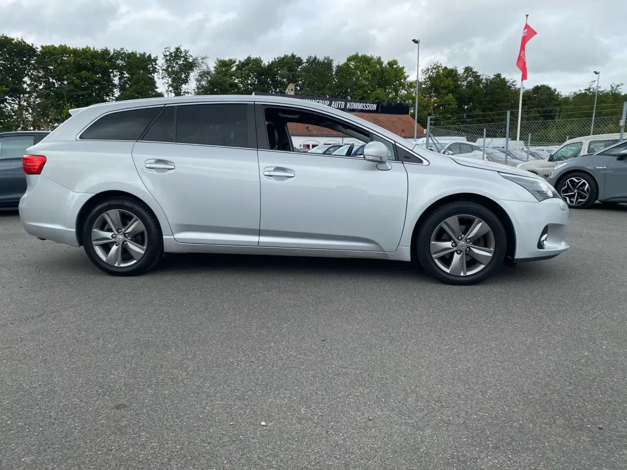 Billede 3 - Toyota Avensis 2,0 D-4D DPF T2 Premium 124HK Stc 6g