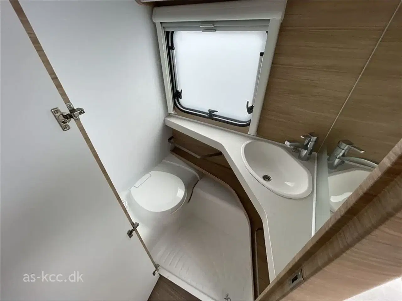 Billede 7 - 2024 - Fendt Bianco Selection 515 SG Fendt Bianco Selection årg. 2024 5 sovepladser, 5 siddepladser, Mover, XT, Thule markise 6300, Truma klimaanlæg, Cykelstativ, Kombistik, Gasudtag.