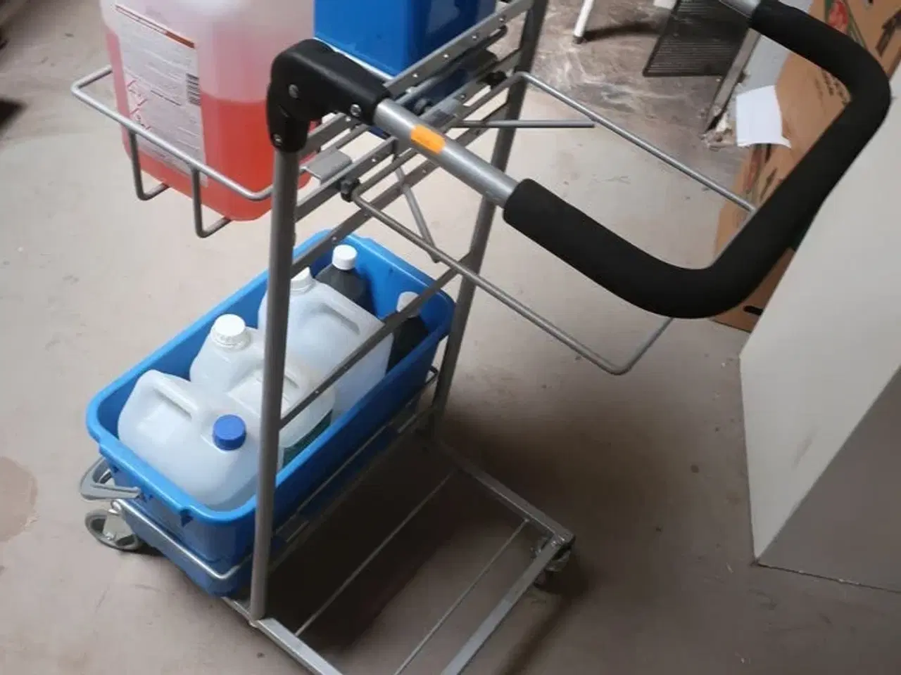 Billede 2 - Rengøringsvogn med indhold