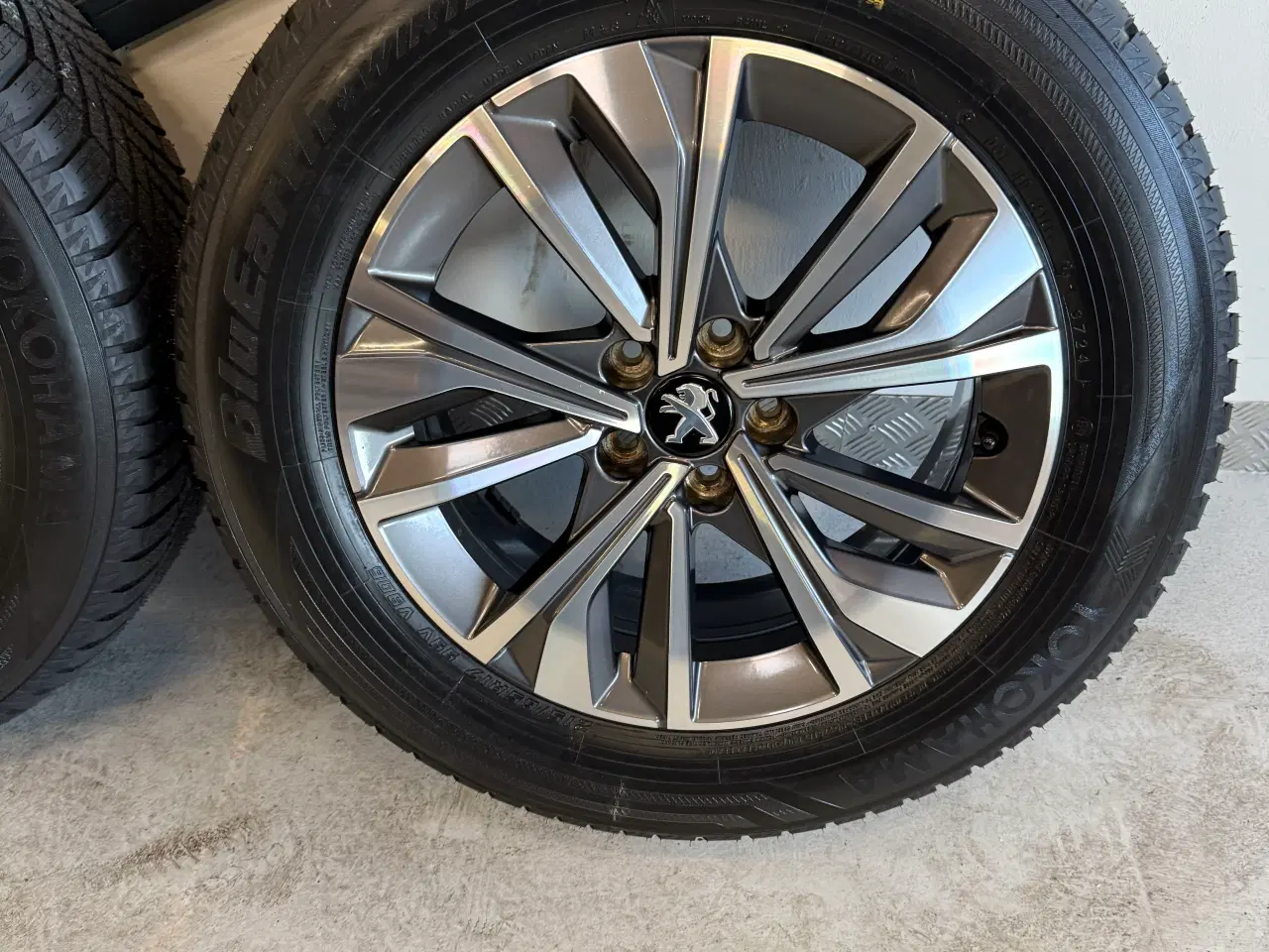 Billede 2 - 17”originale Peugeot fælge med nye vinterdæk