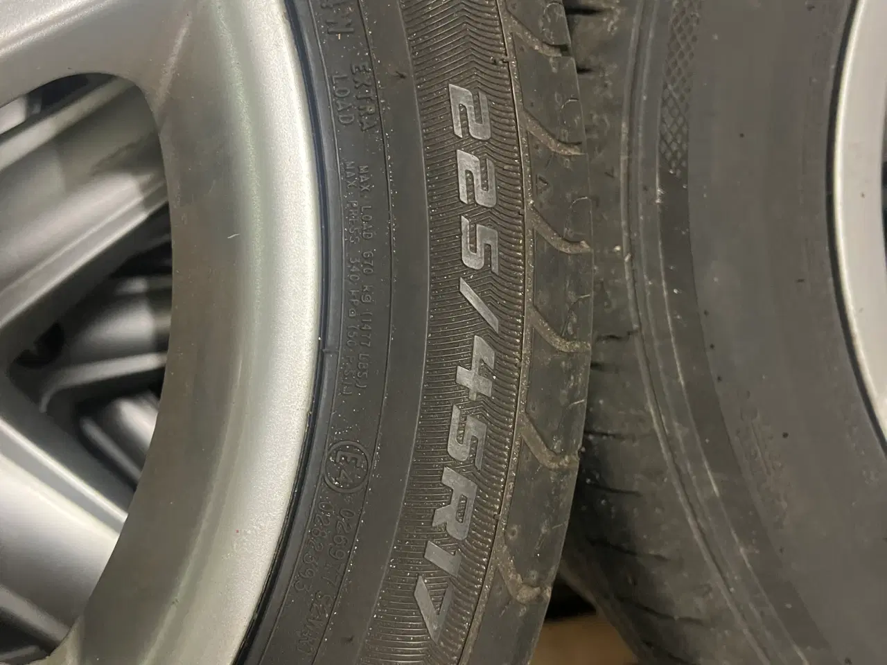 Billede 1 - 225/45-17