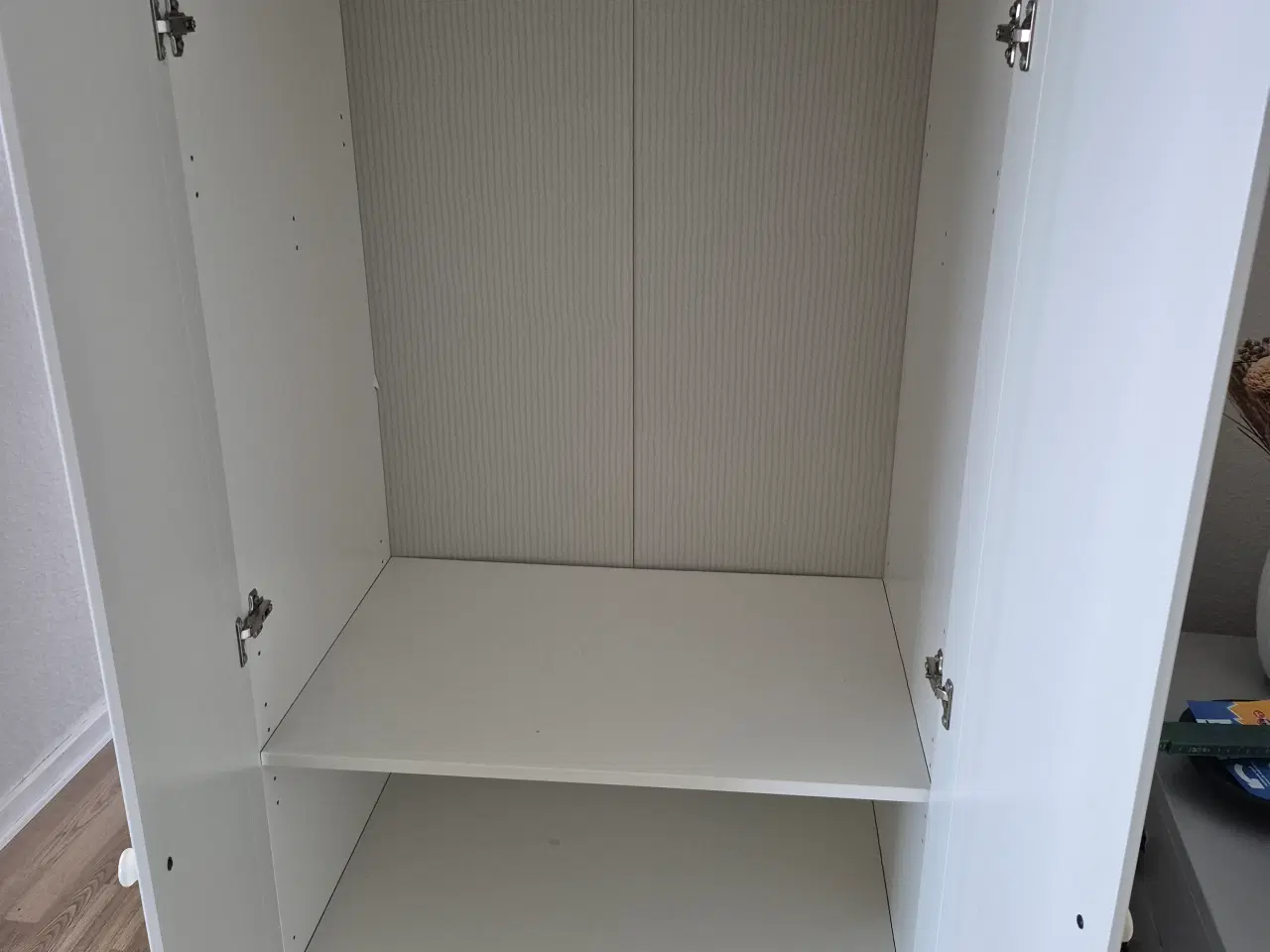 Billede 2 - Flot Garderobeskab