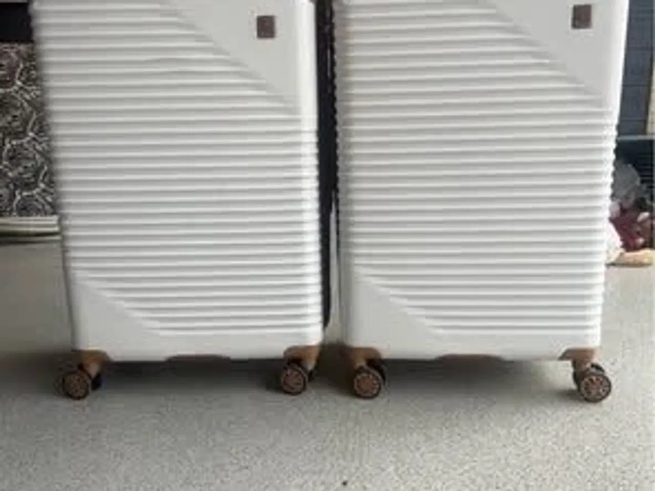 Billede 1 - Letvægtskufferter som nye
