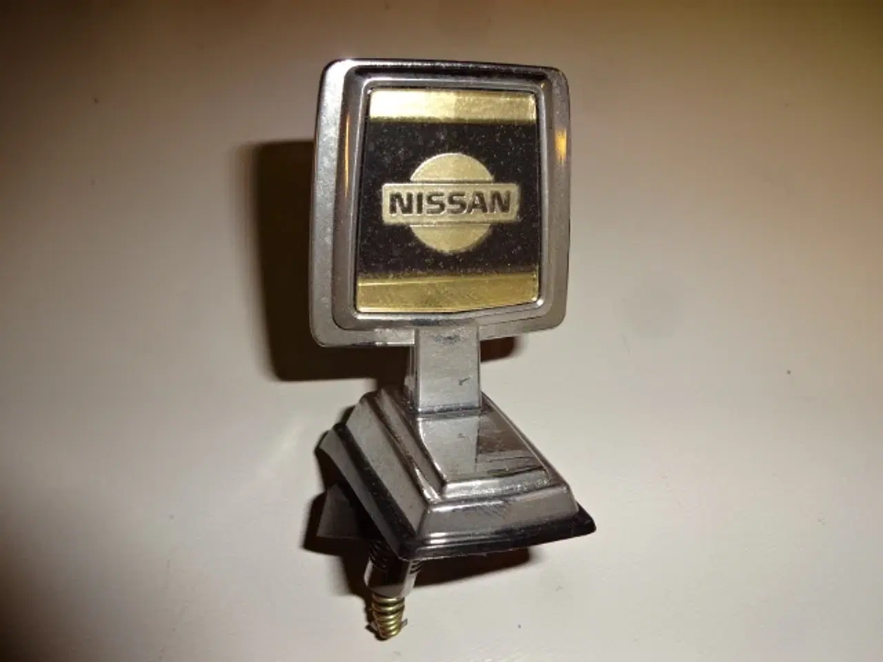 Billede 3 - Nissan kølerfigur