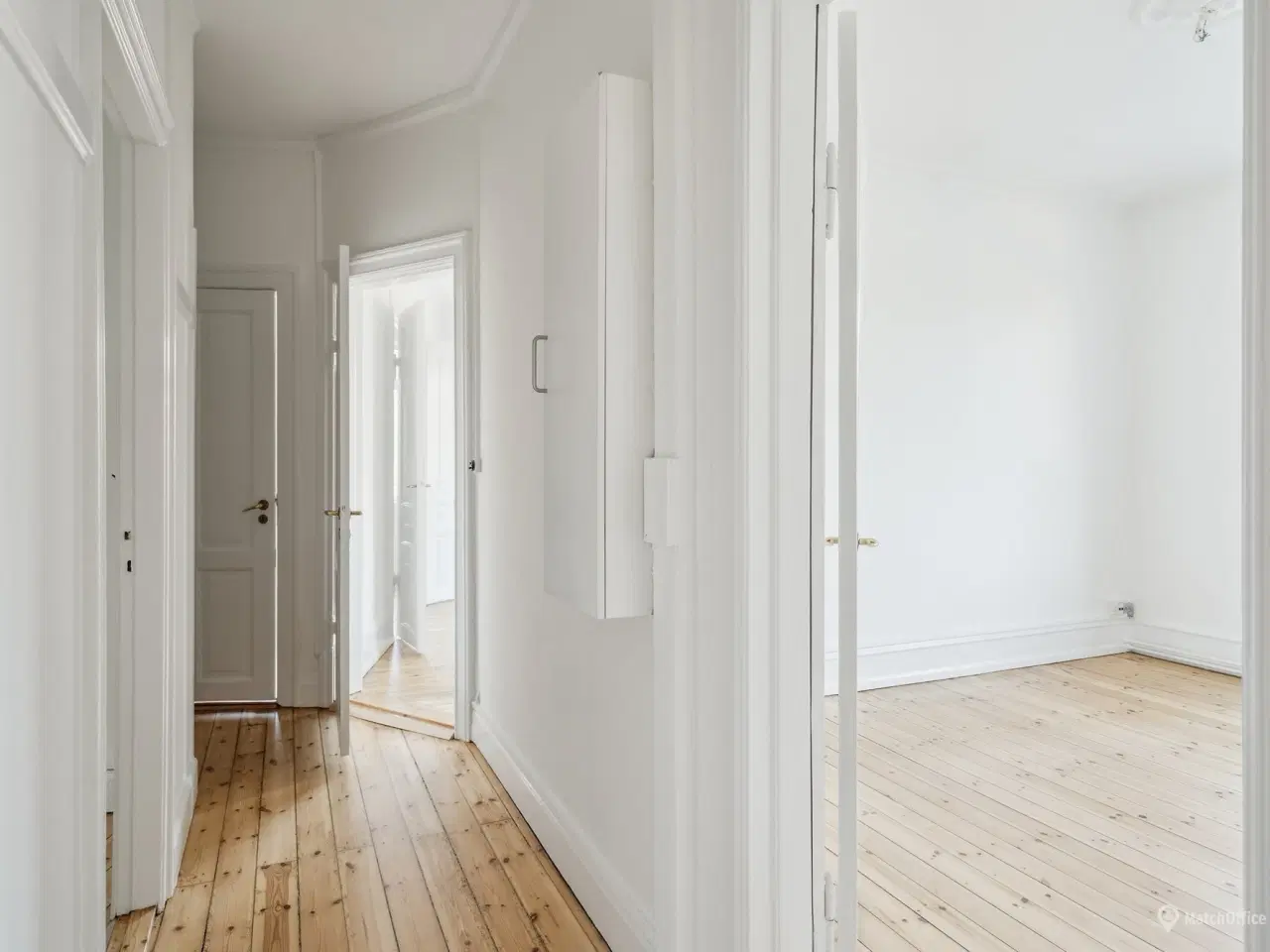 Billede 13 - Lyst, herskabeligt erhvervslejemål