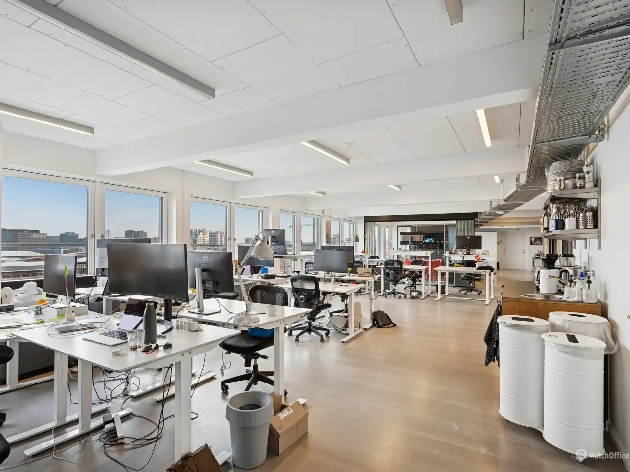 Billede 3 - Kontorlejemål med panoramaudsigt over byen og privat terrasse