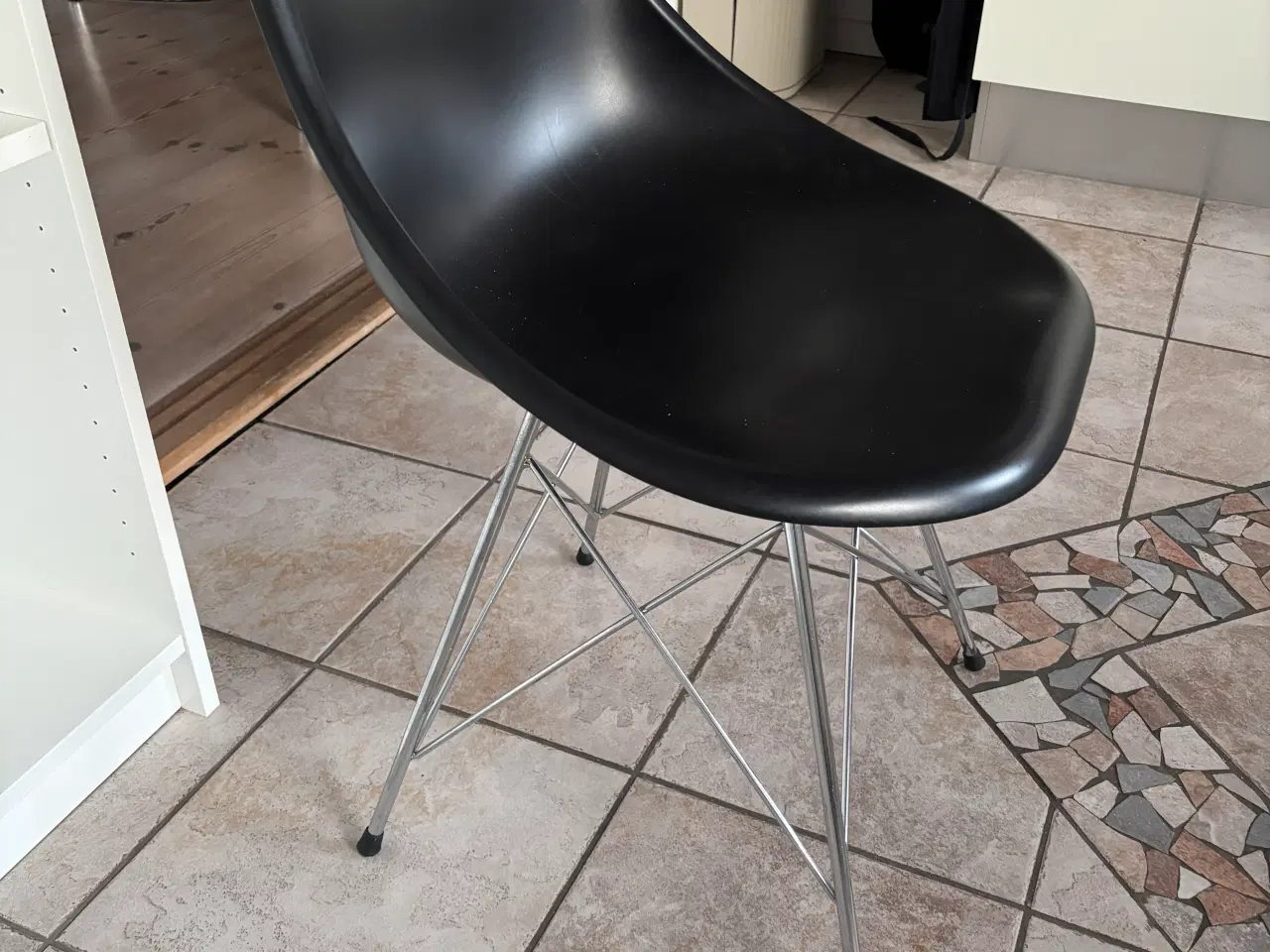 Billede 1 - Spisebordstole i sort gode