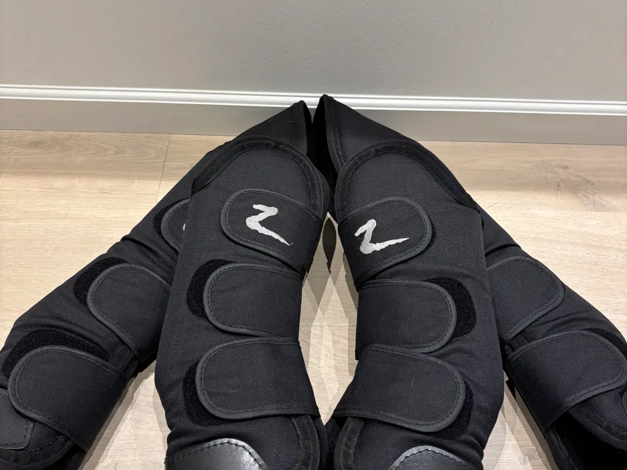 Billede 1 - Transport gamacher & Eskadron grime