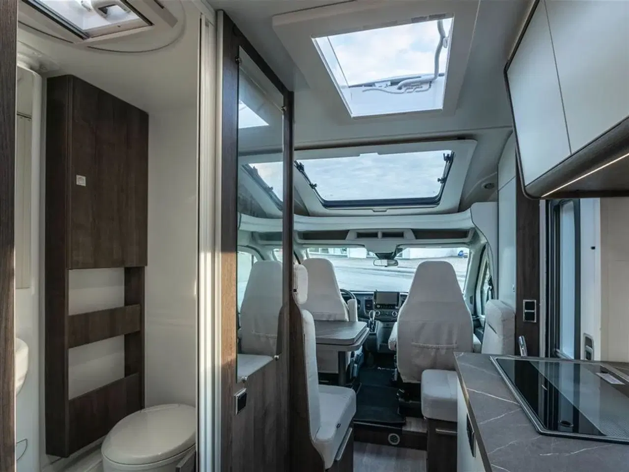 Billede 5 - 2024 - Benimar Yrteo 861 Premium   Den kompakte camper