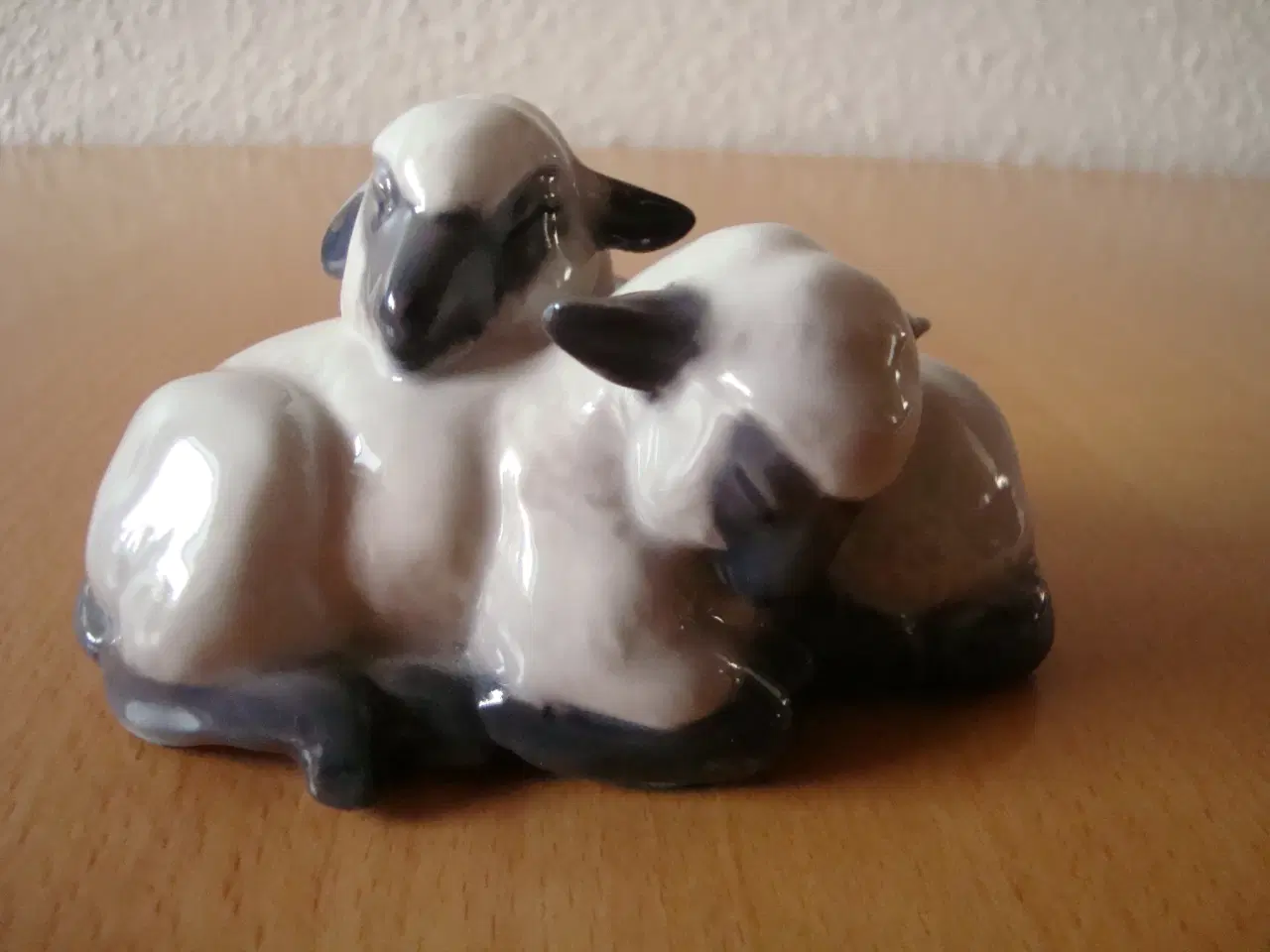 Billede 1 - B&G påskelam i porcelæn