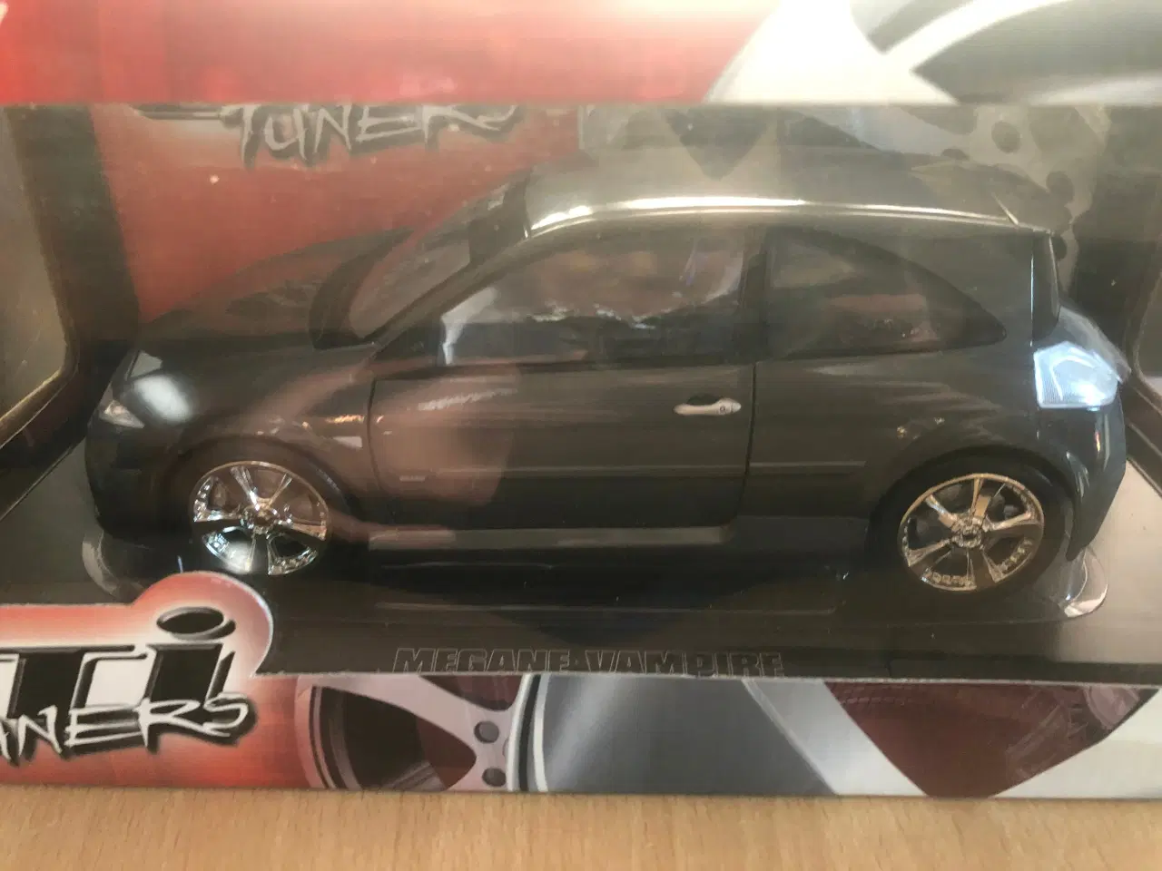 Billede 2 - 1:18 Renault Megane Vampier