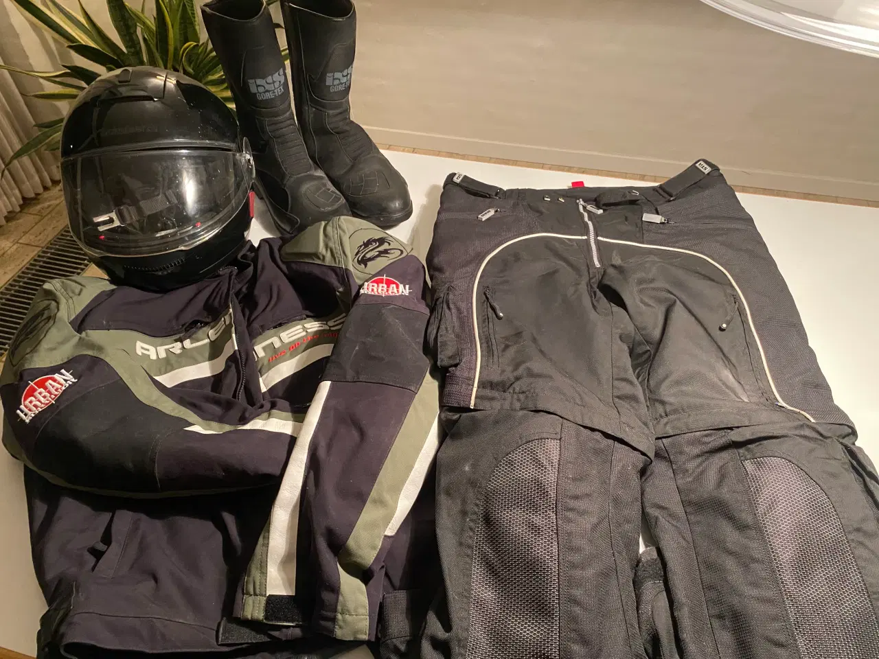 Billede 1 - Motorcykel udstyr -støvler, dragt og hjelm