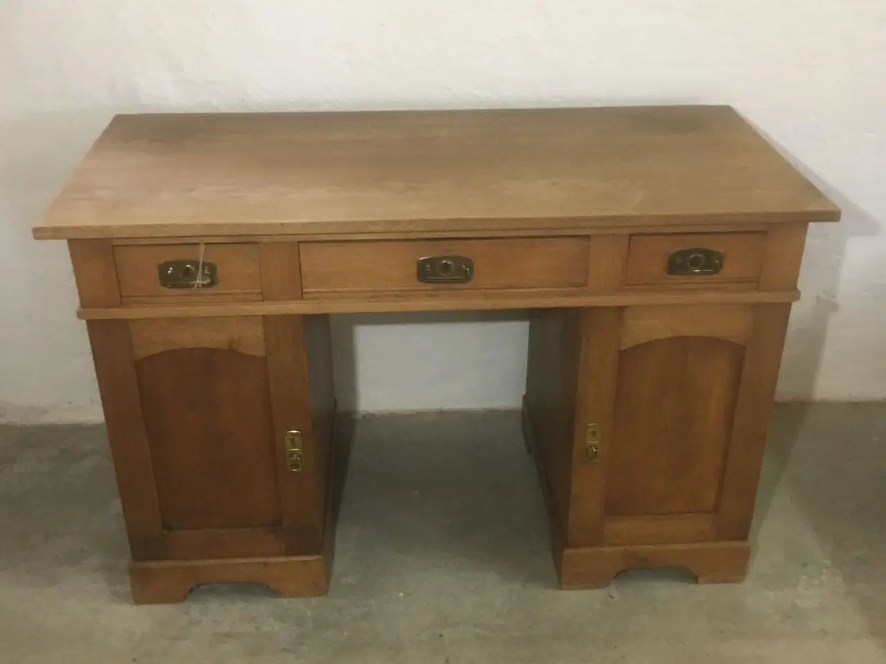 Billede 1 - Pænt gammelt skrivebord