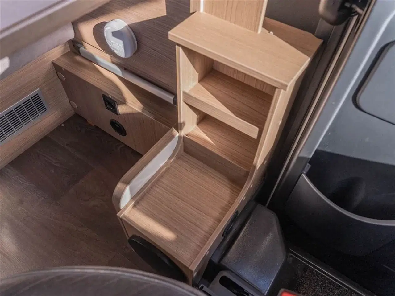 Billede 12 - 2021 - Carado I 338 Aut.   Topudstyret Helintegreret Carado med automatgear