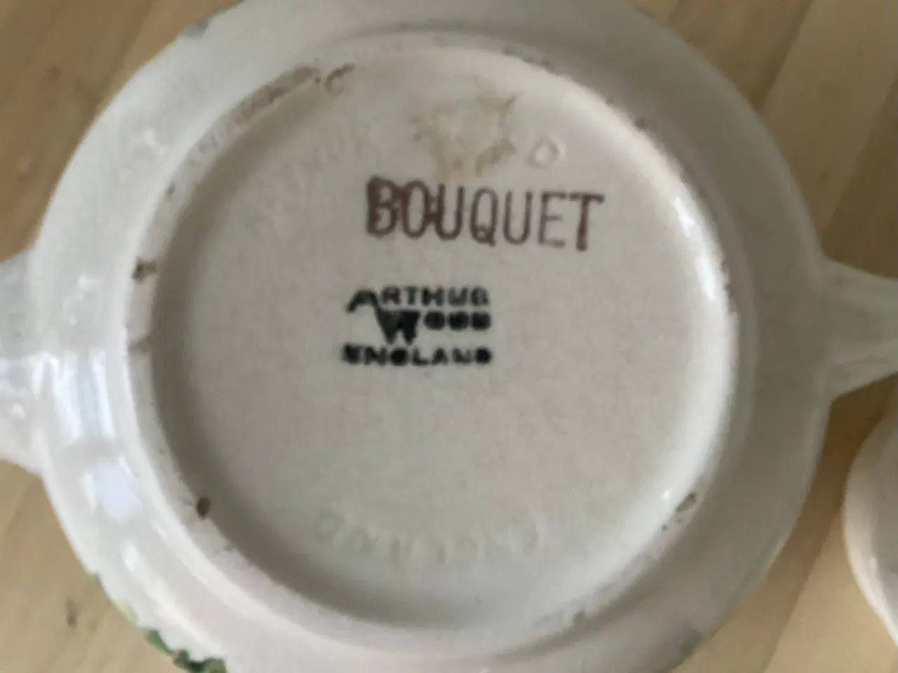 Billede 10 - Ældre Arthur Wood tekande med gule blomster