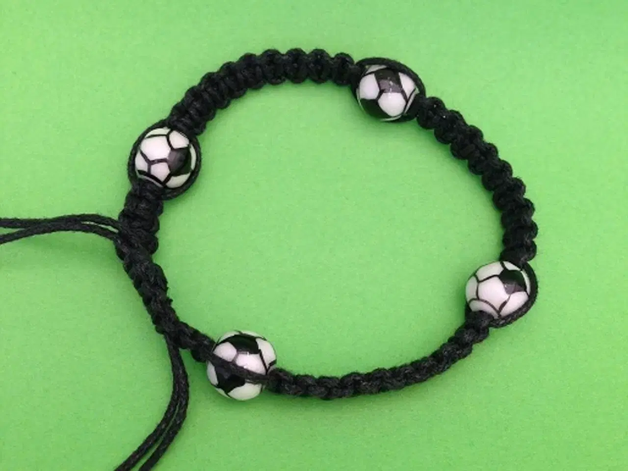 Billede 8 - Armbånd til fodboldfan - Perler og knyt