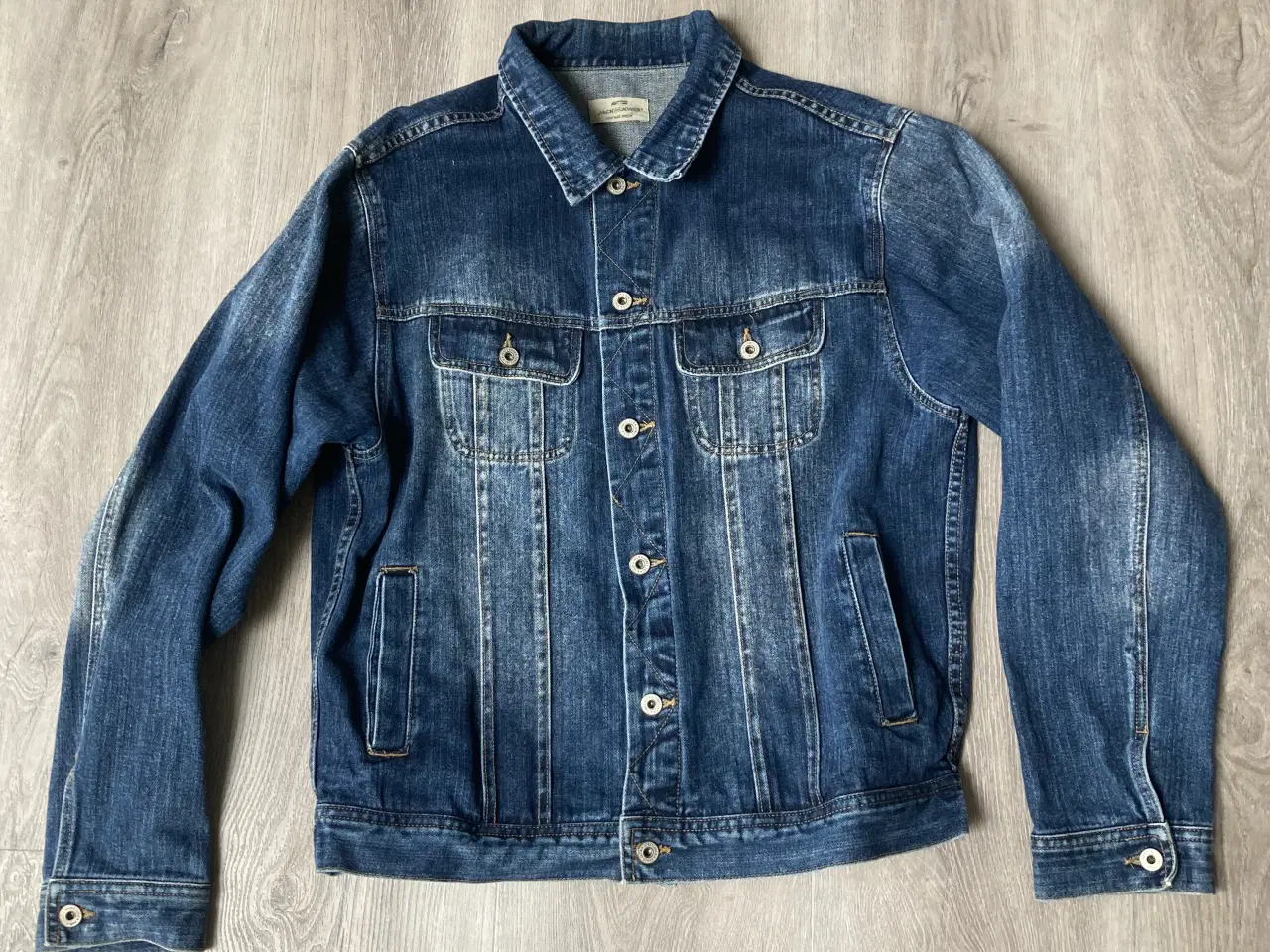 Billede 1 - Cowboyjakke i str. XL fra Jack & Jones