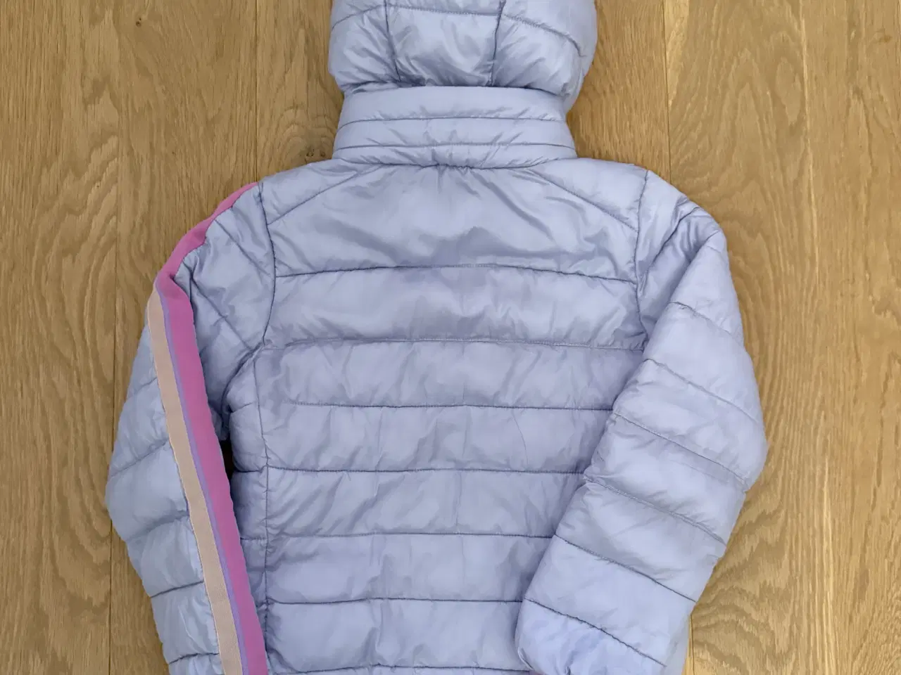 Billede 4 - Molo dynejakke m/aftagelig hætte, str. 140