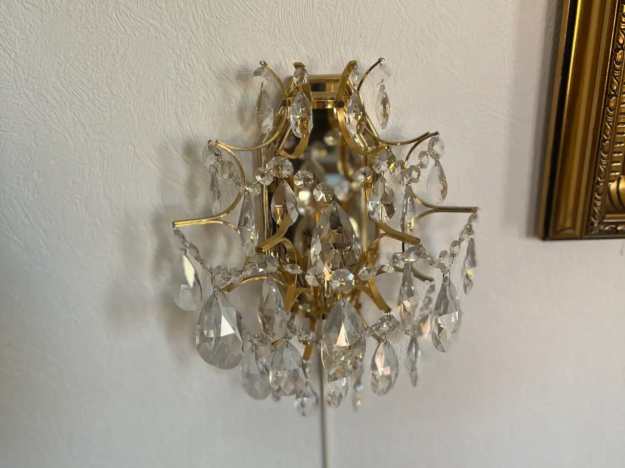 Billede 5 - Lysekrone og 2 stk lampetter