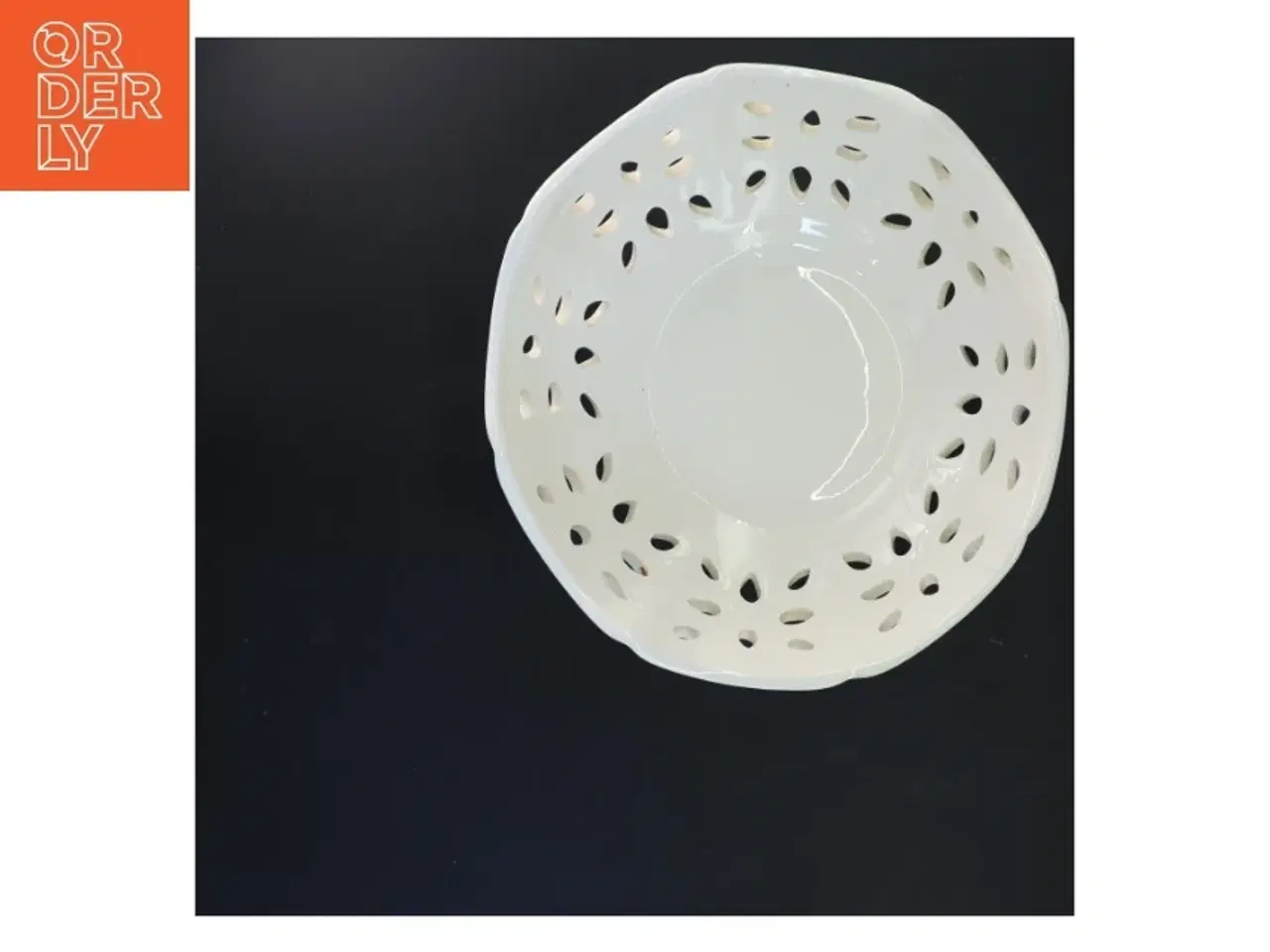 Billede 3 - Hvid keramik frugtskål (str. 19x24 cm)