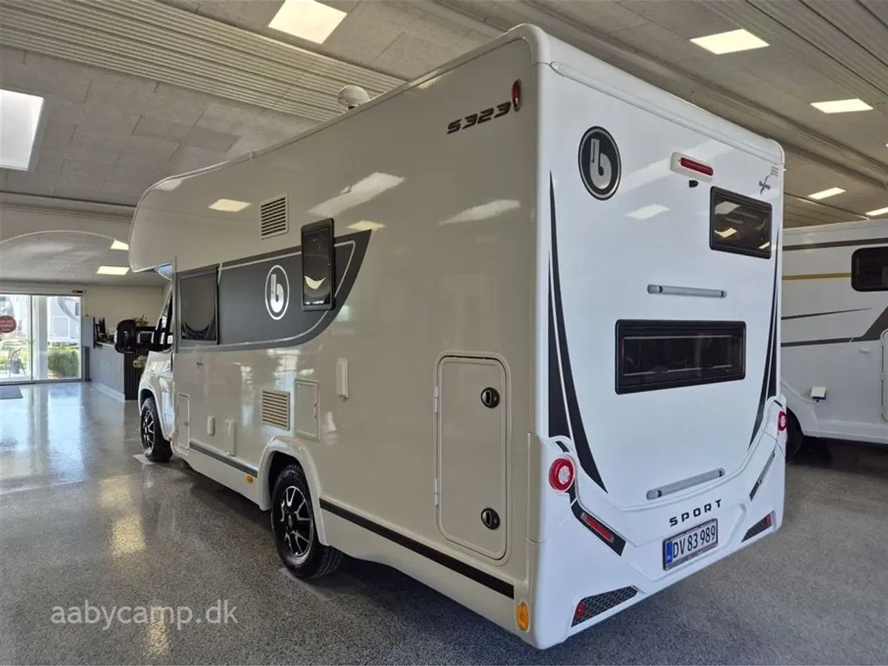 Billede 3 - 2021 - Benimar Sport 323 NK   Den Perfekte Familie camper. NK pakke. automatgear. solceller. 2x lithium batteri. 2000w inverter. Bemærk kun 20,000 Km !!!!