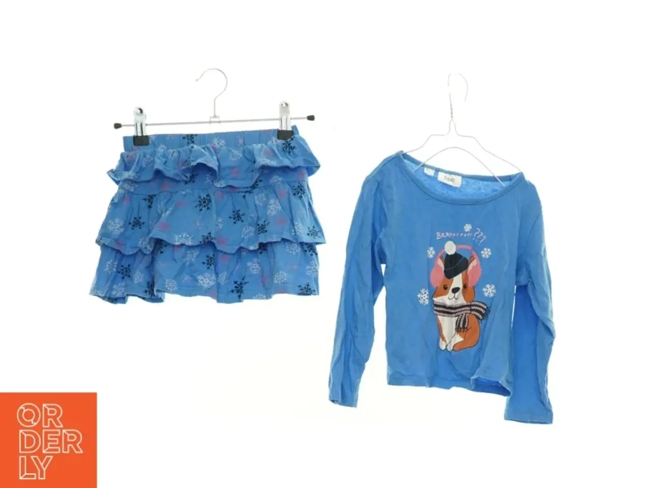 Billede 1 - Sæt bluse & nederdel med hunde fra bpc (str. 110 cm)